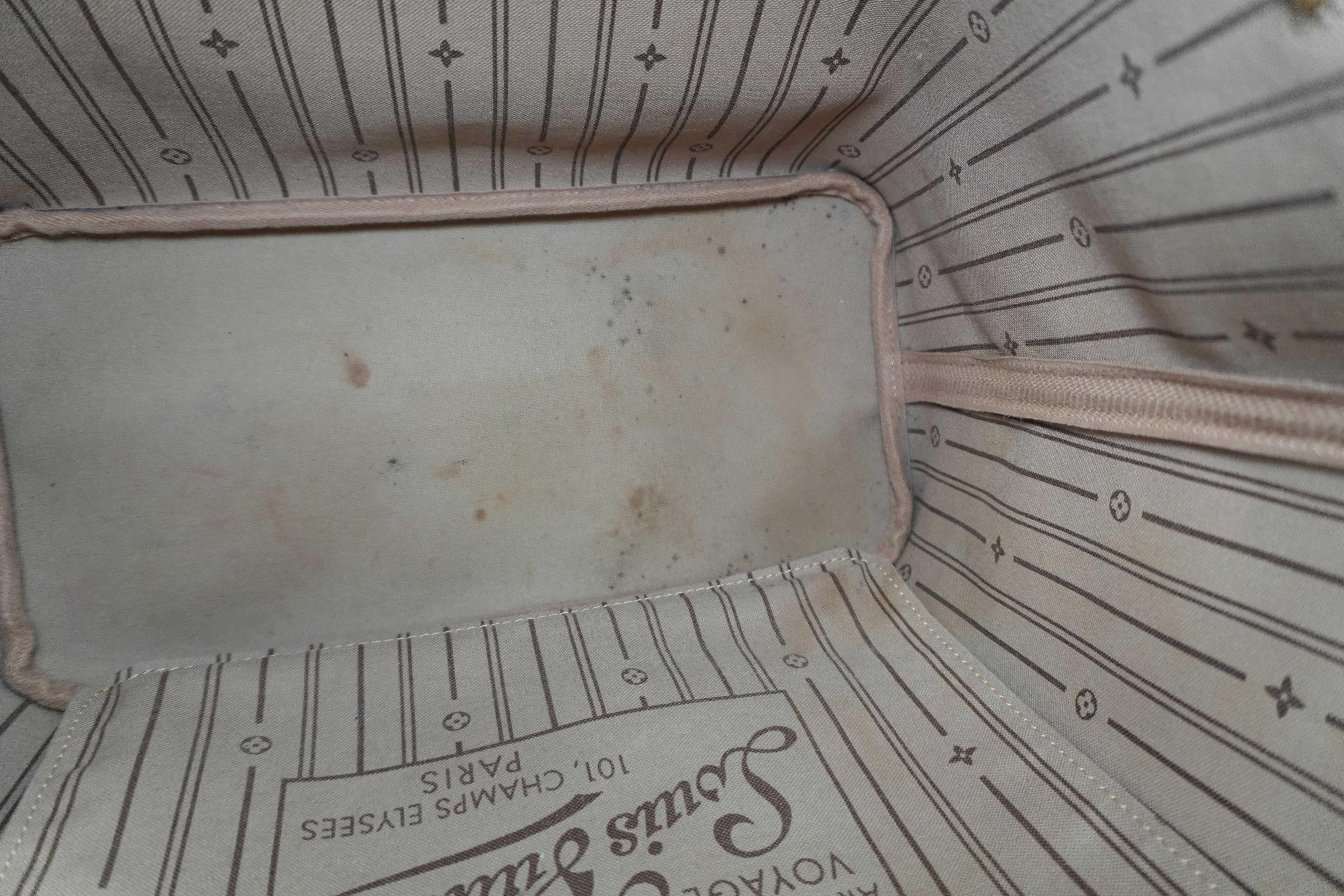 Louis Vuitton Neverfull MM Shoulder Tote Bag Used