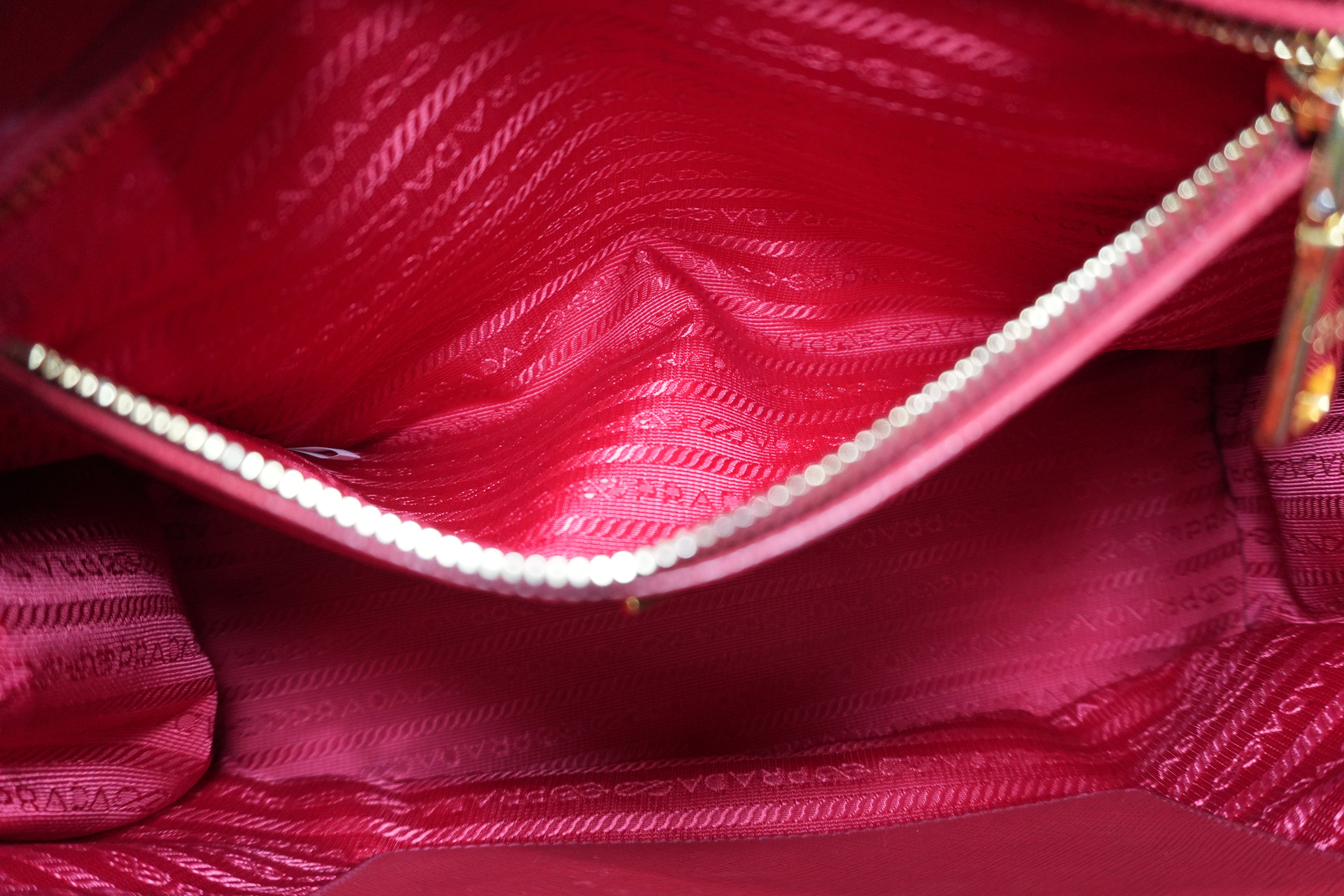 Pre-owned Prada Saffiano Lux Two Way Shoulder Bag Red