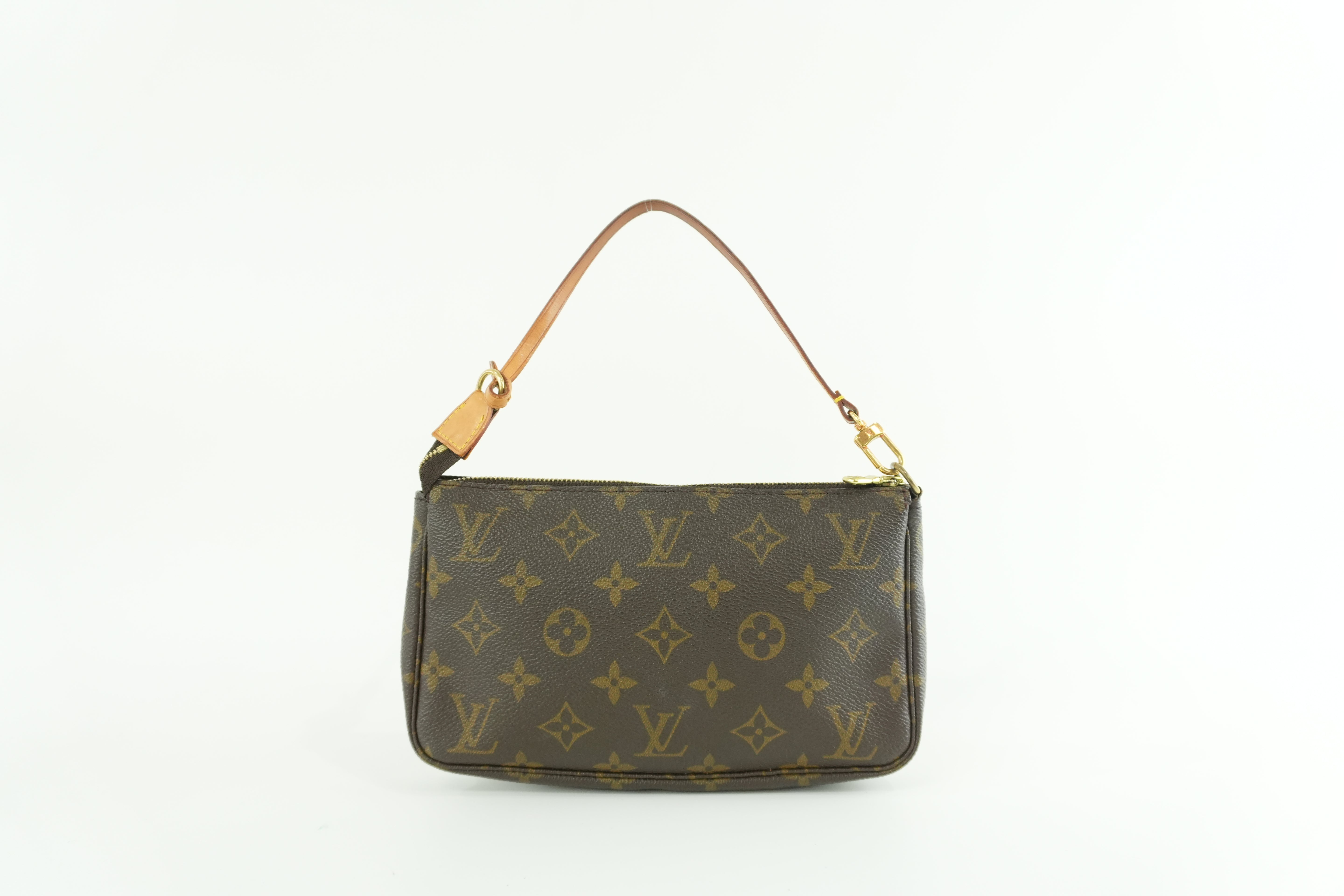 Louis Vuitton Monogram Pochette Accessory Handbag Used