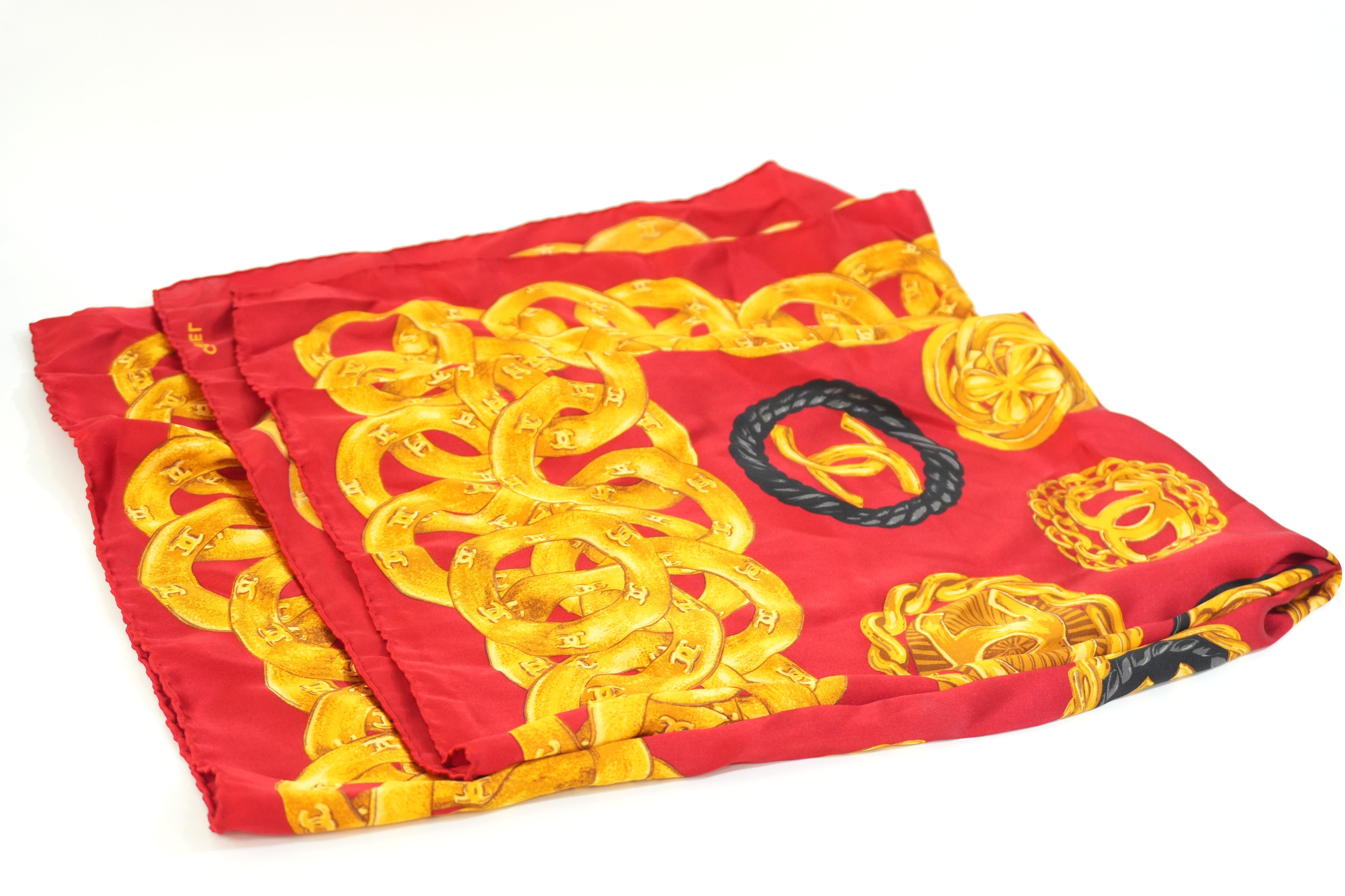 Pre-owned Chanel Scarf Red