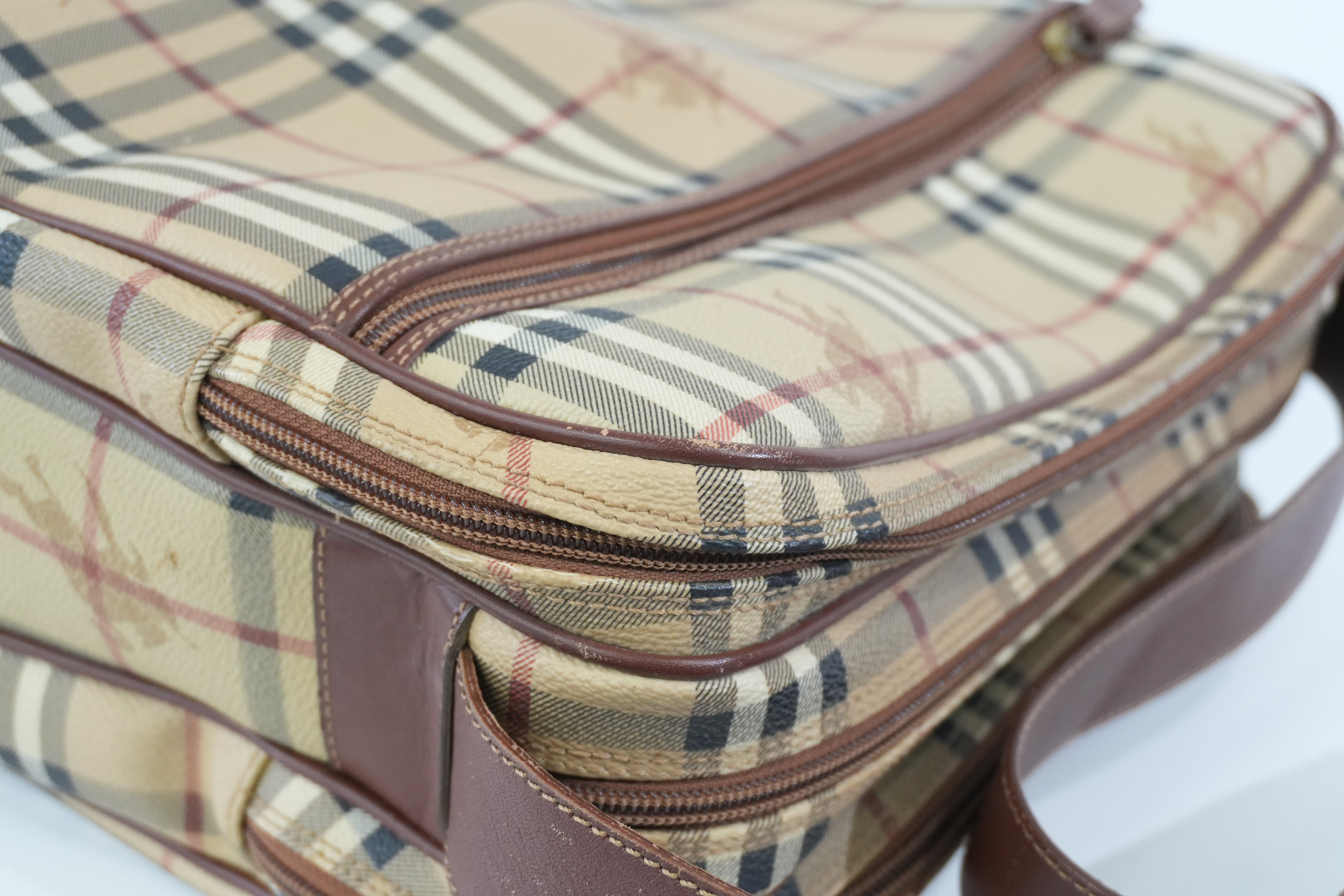 Pre-owned Burberry Nova Check Messenger Bag Beige and Brown