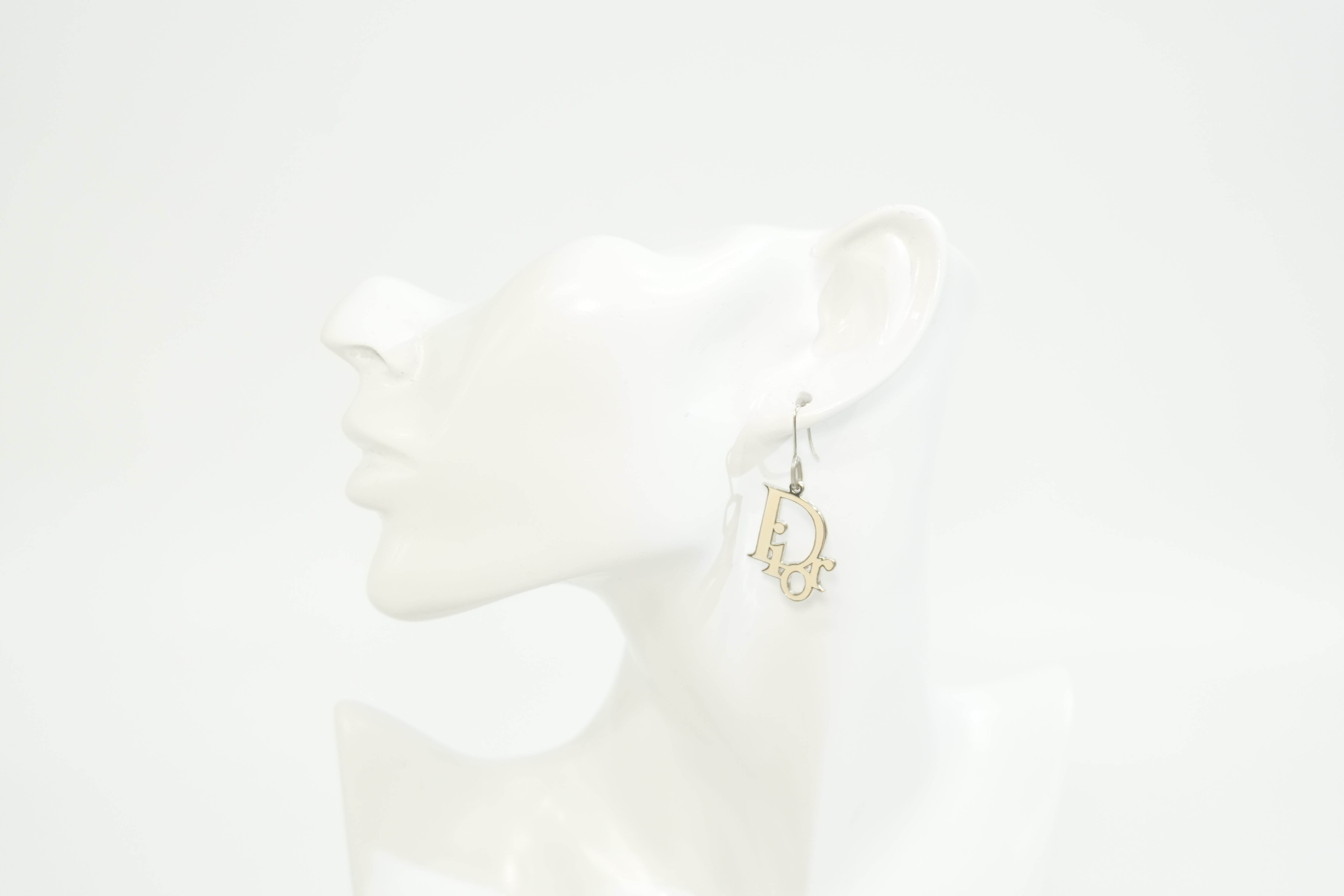 Pre-owned Dior Fashion Earrings White