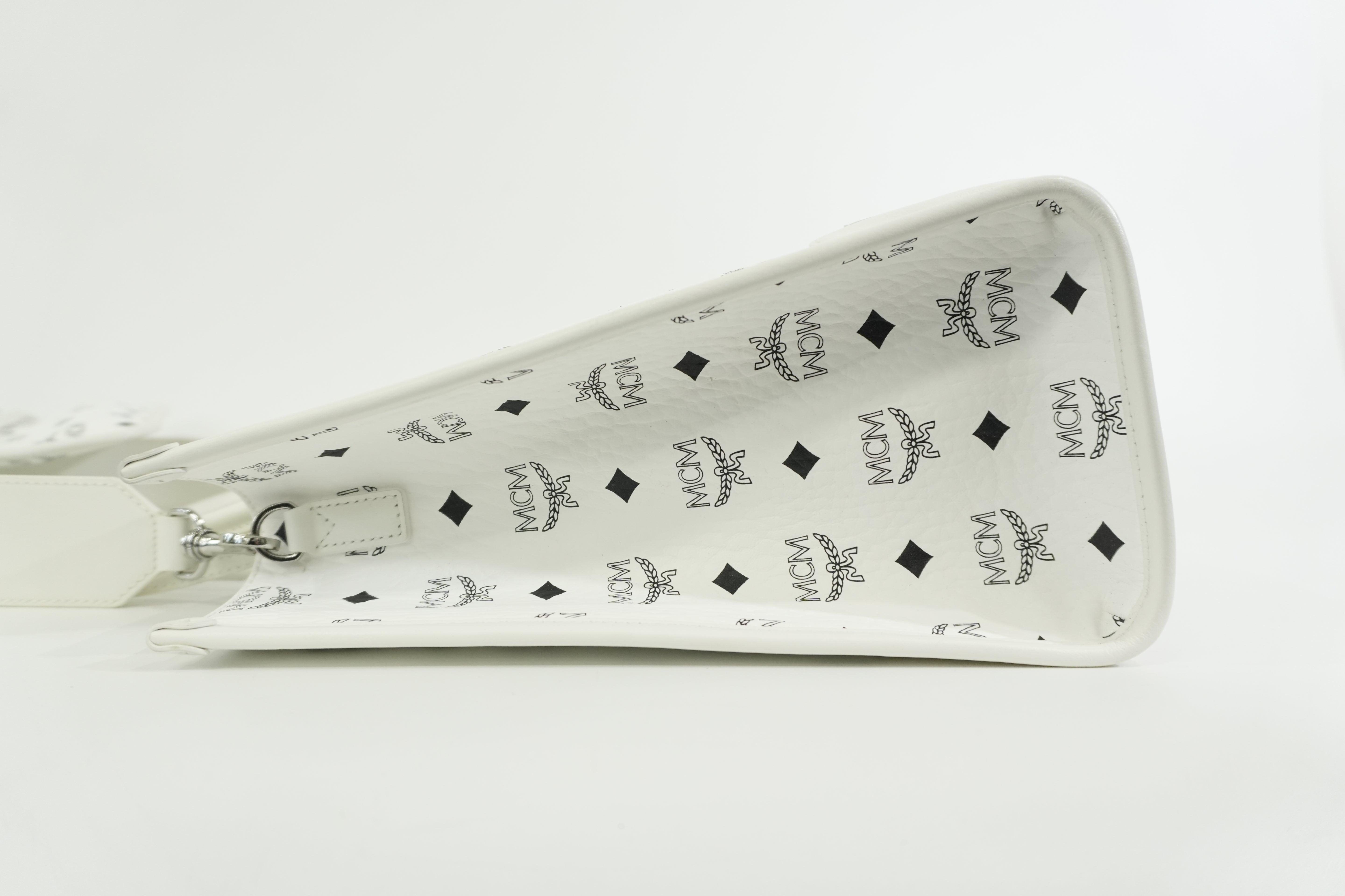 Pre-owned MCM Two Way Shoulder Bag White