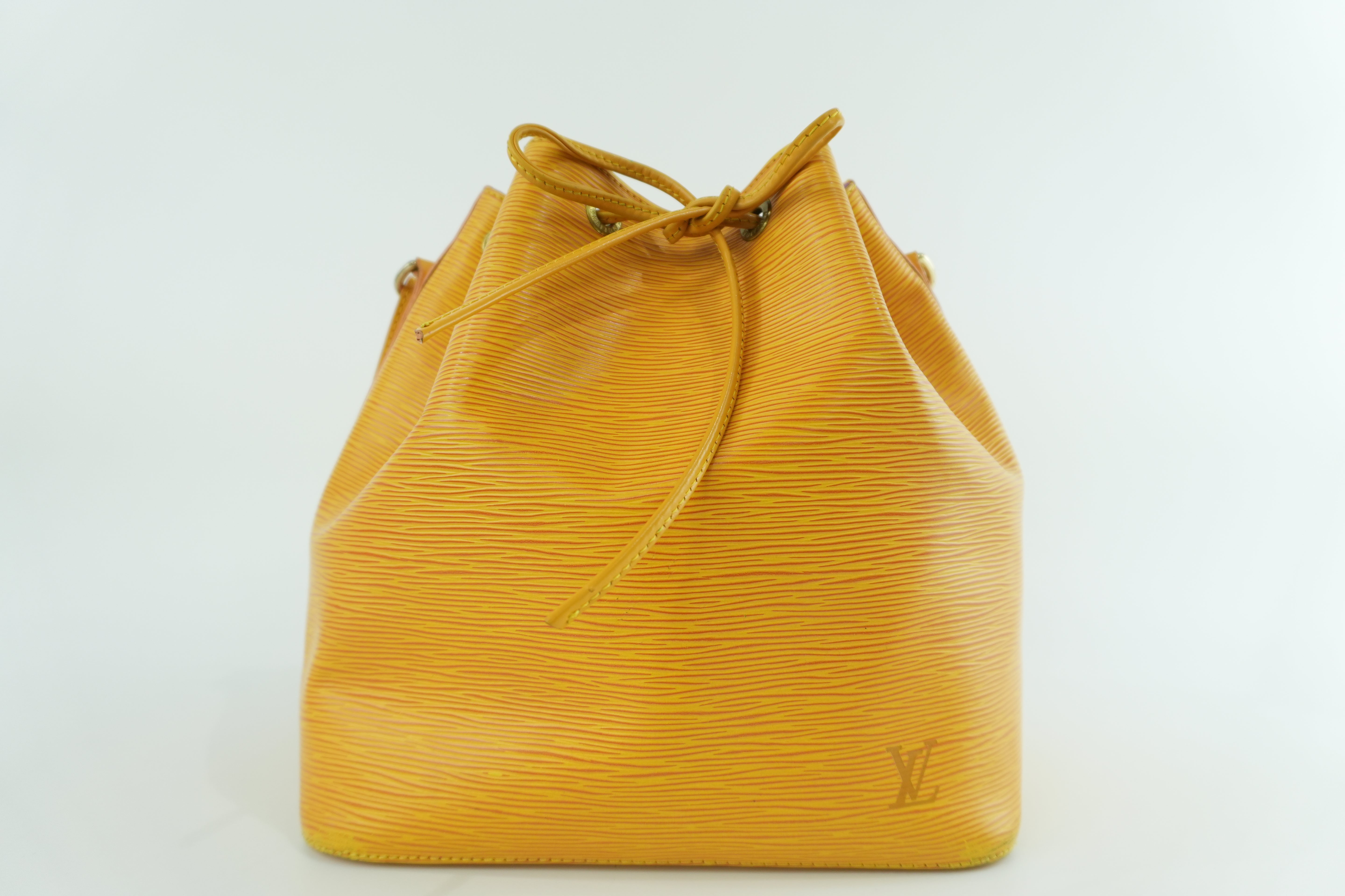 Pre-owned Louis Vuitton Noe PM Shoulder Bag Epi Yellow