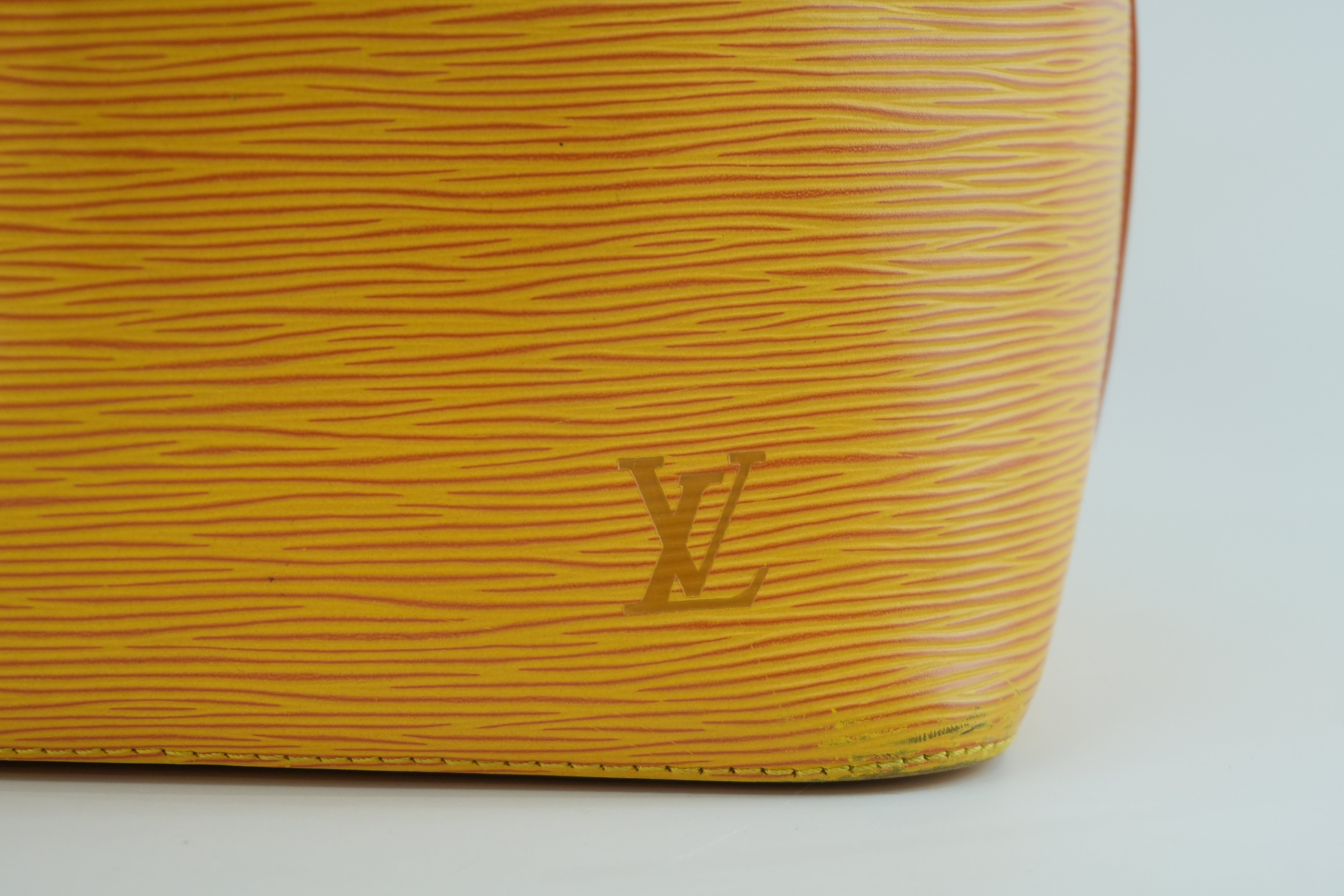 Pre-owned Louis Vuitton Noe PM Shoulder Bag Epi Yellow