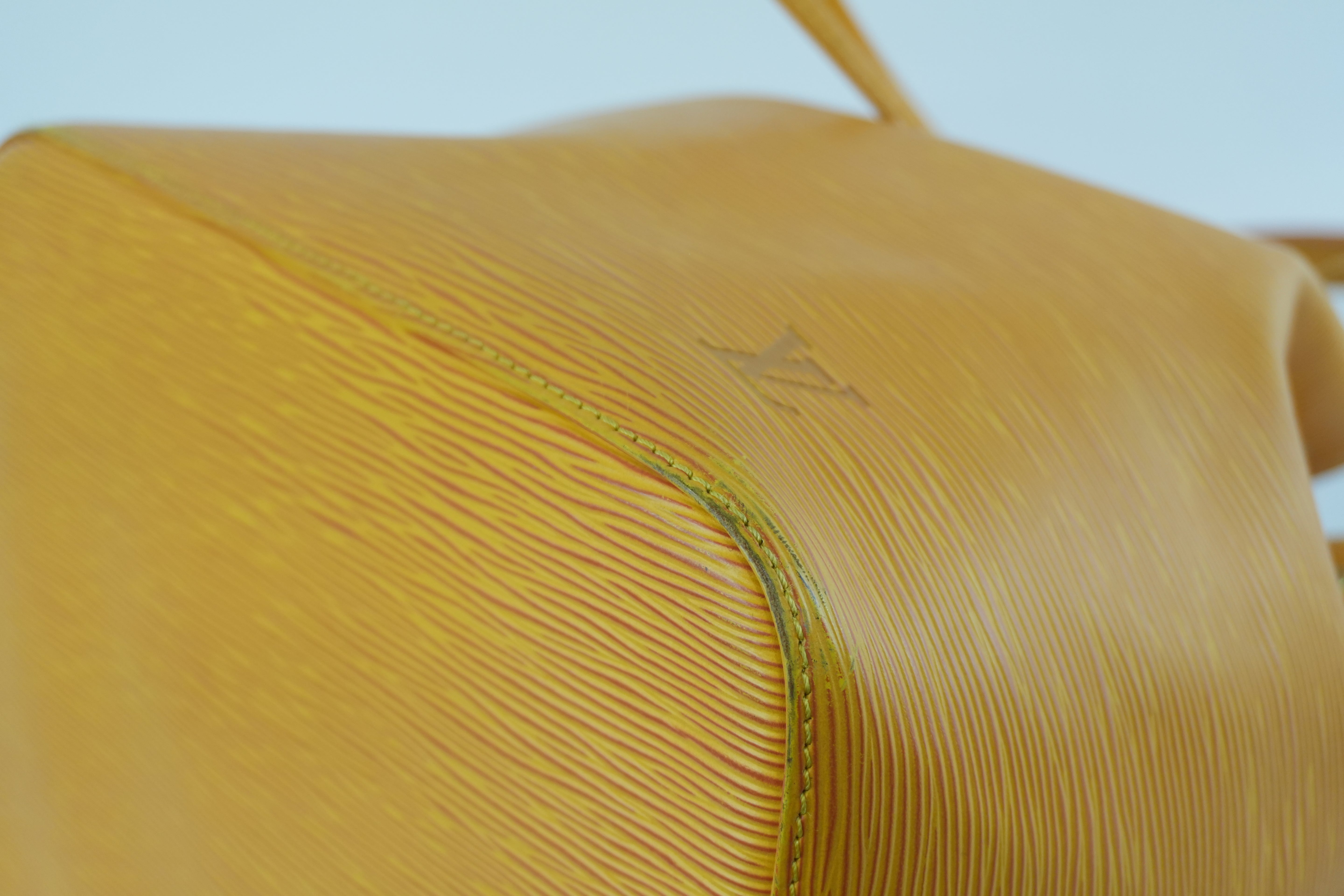 Pre-owned Louis Vuitton Noe PM Shoulder Bag Epi Yellow