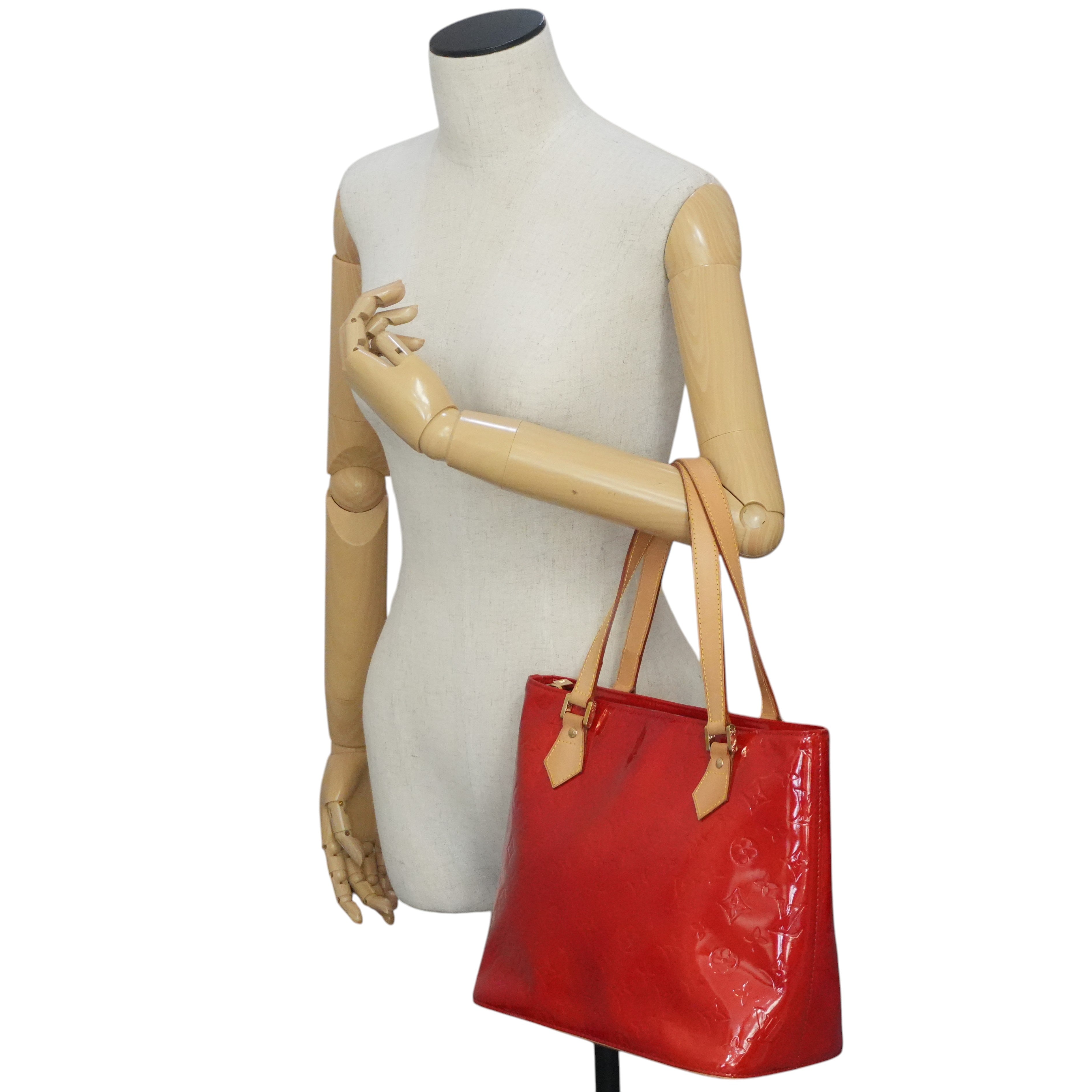 Pre-owned Louis Vuitton Vernis Houston Handbag Red
