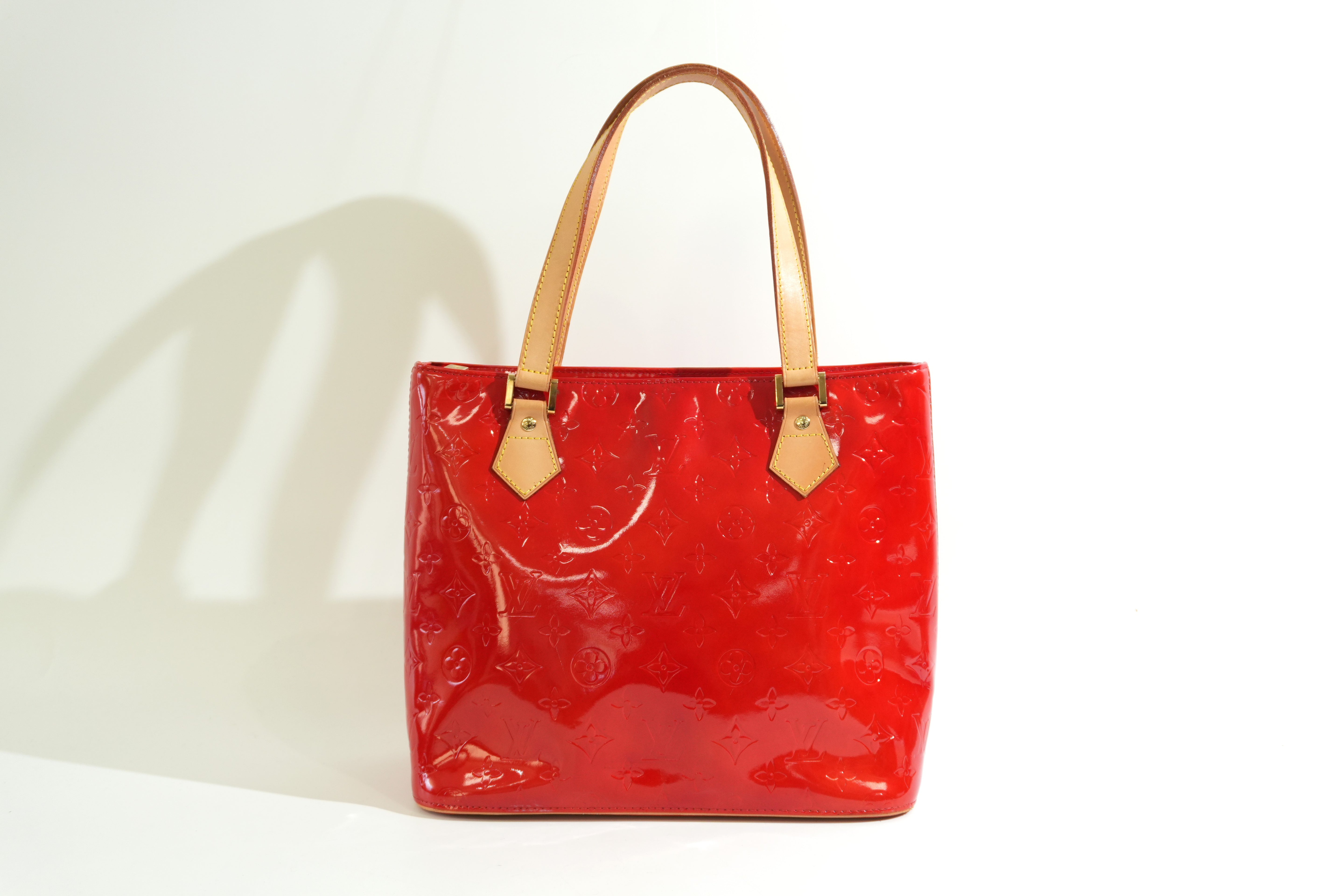 Pre-owned Louis Vuitton Vernis Houston Handbag Red