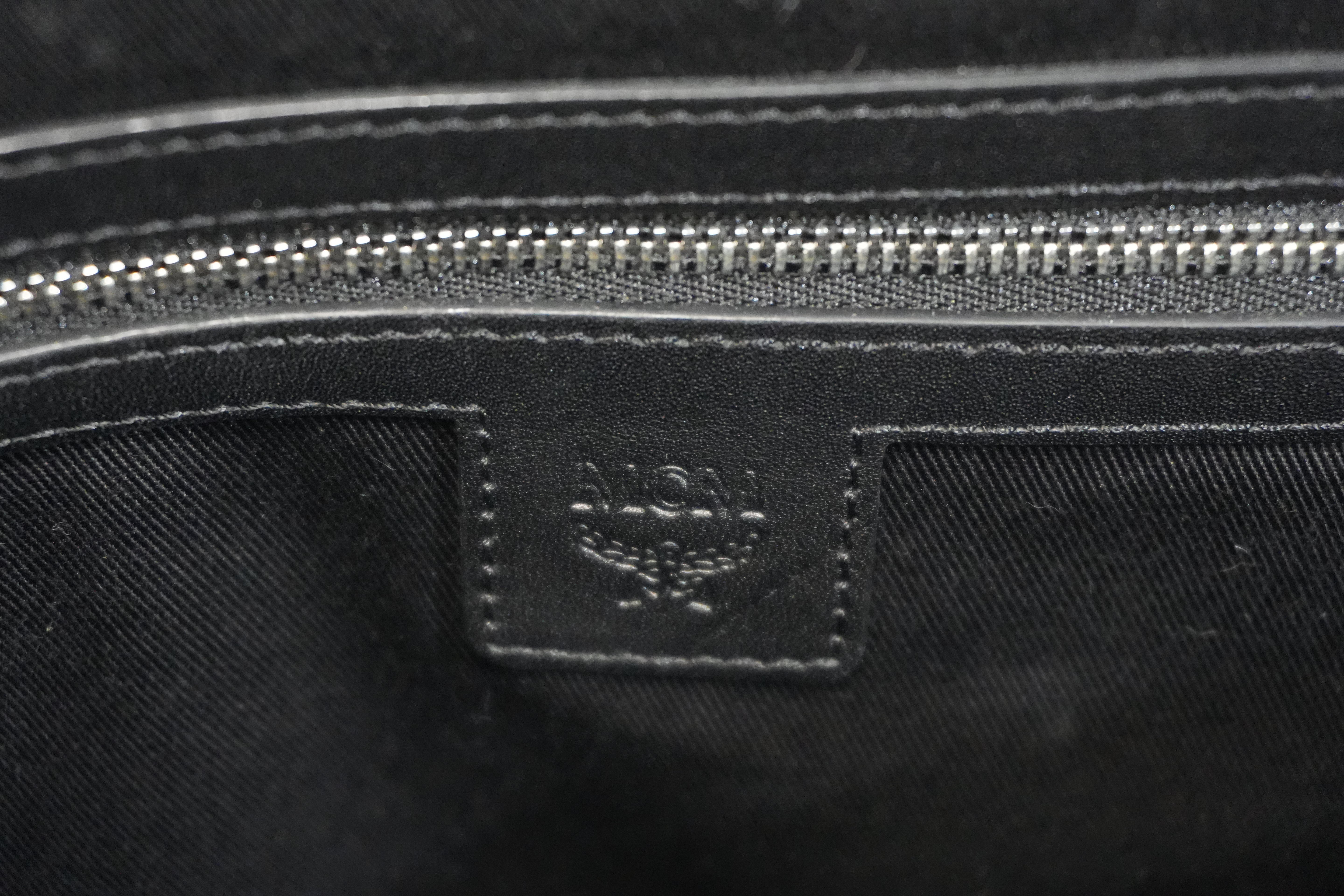 Pre-owned MCM Vertical Tote Bag Black