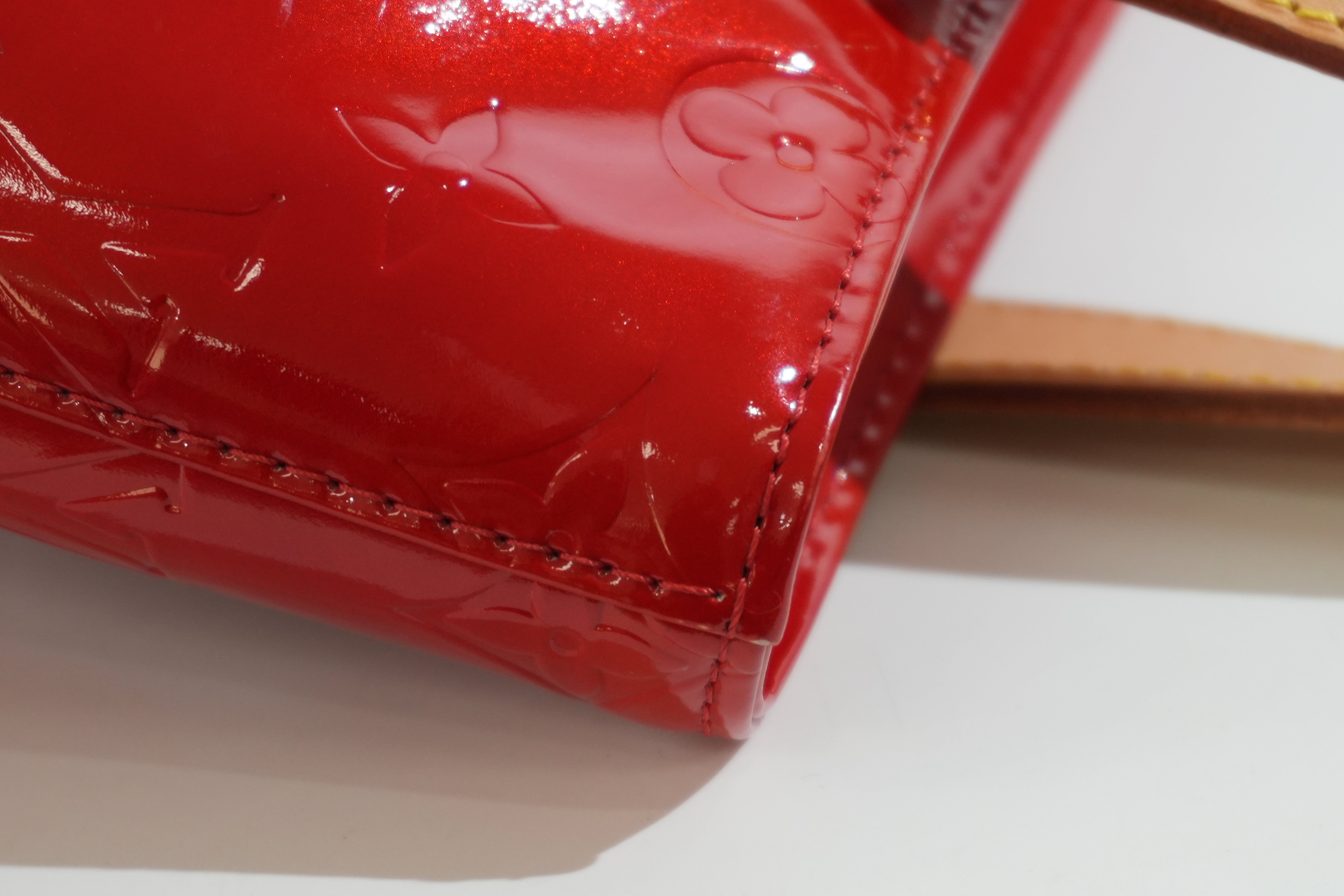 Pre-owned Louis Vuitton Vernis Houston Handbag Red