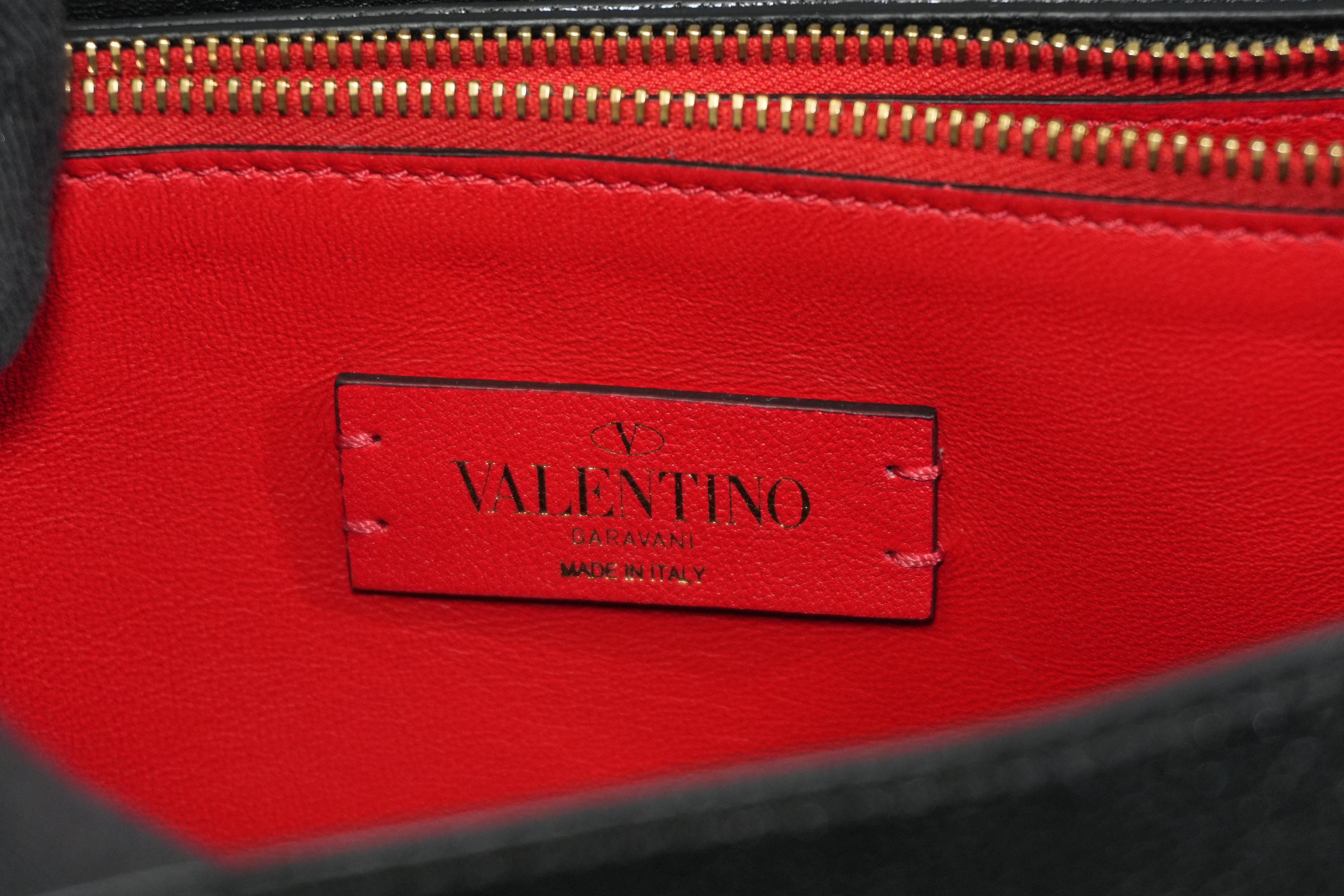 Pre-owned Valentino Garavani VRING Shoulder Bag Black