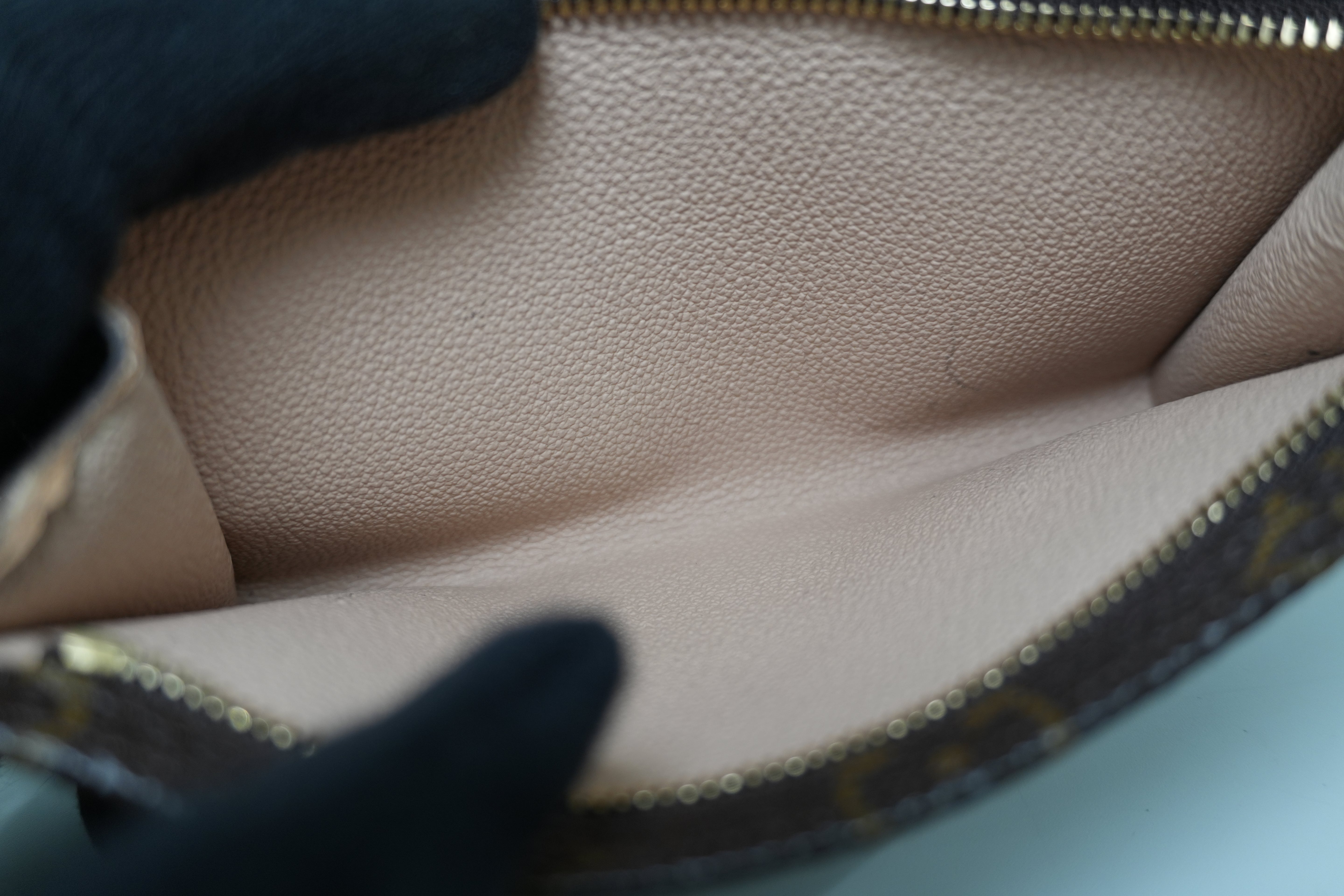 Pre-owned Louis Vuitton Monogram Pouch