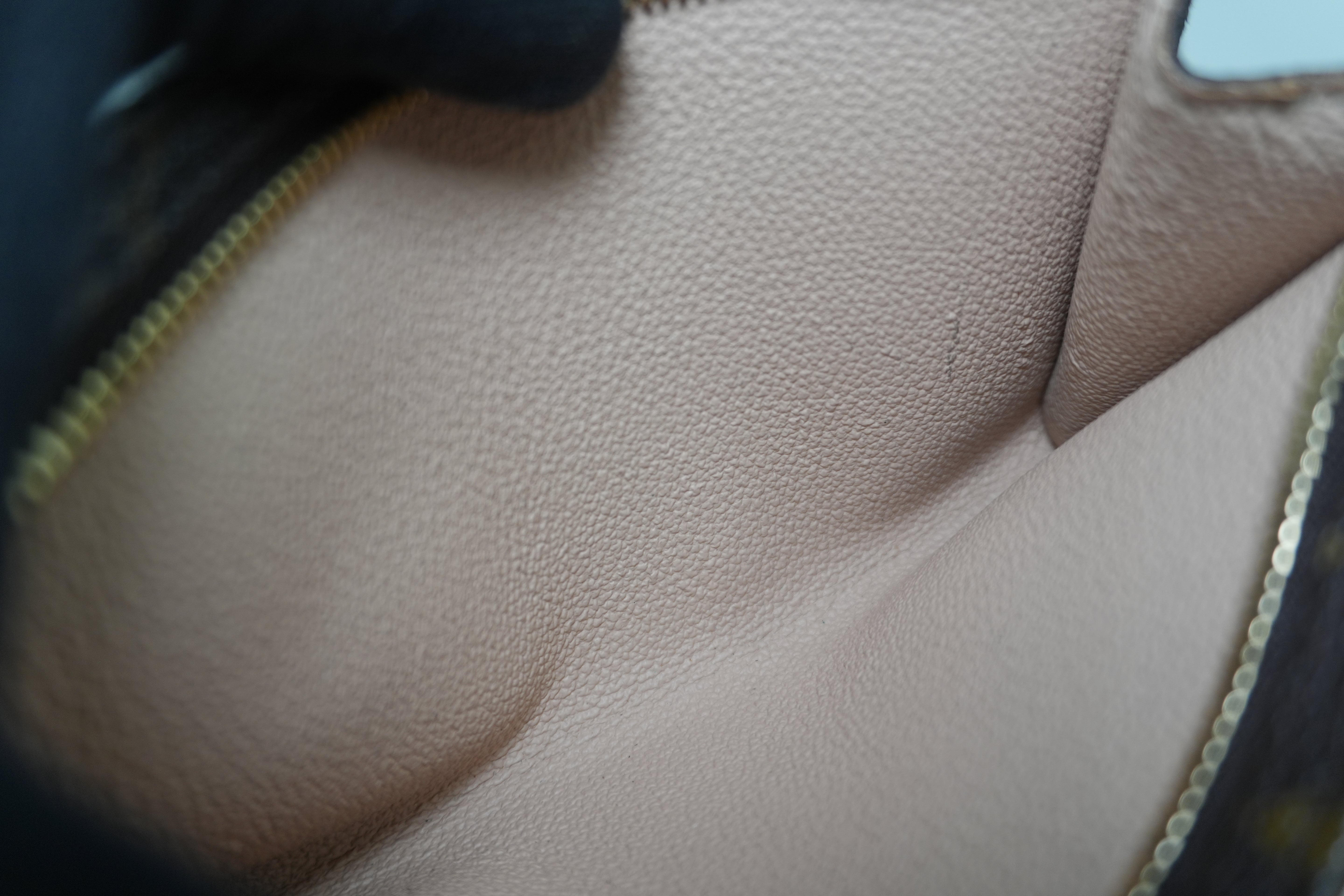 Pre-owned Louis Vuitton Monogram Pouch