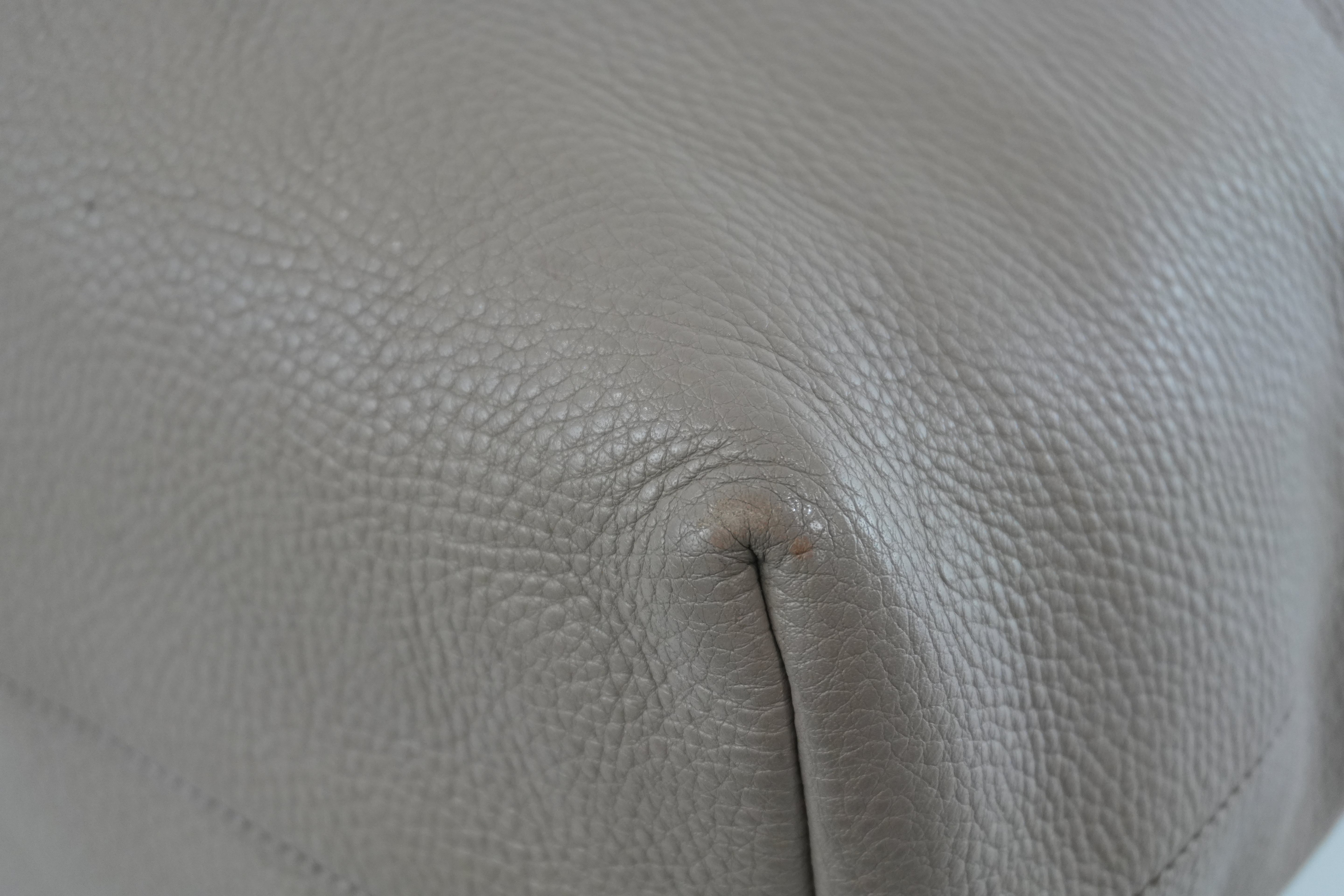 Pre-owned Miumiu Tote Bag Leather Beige