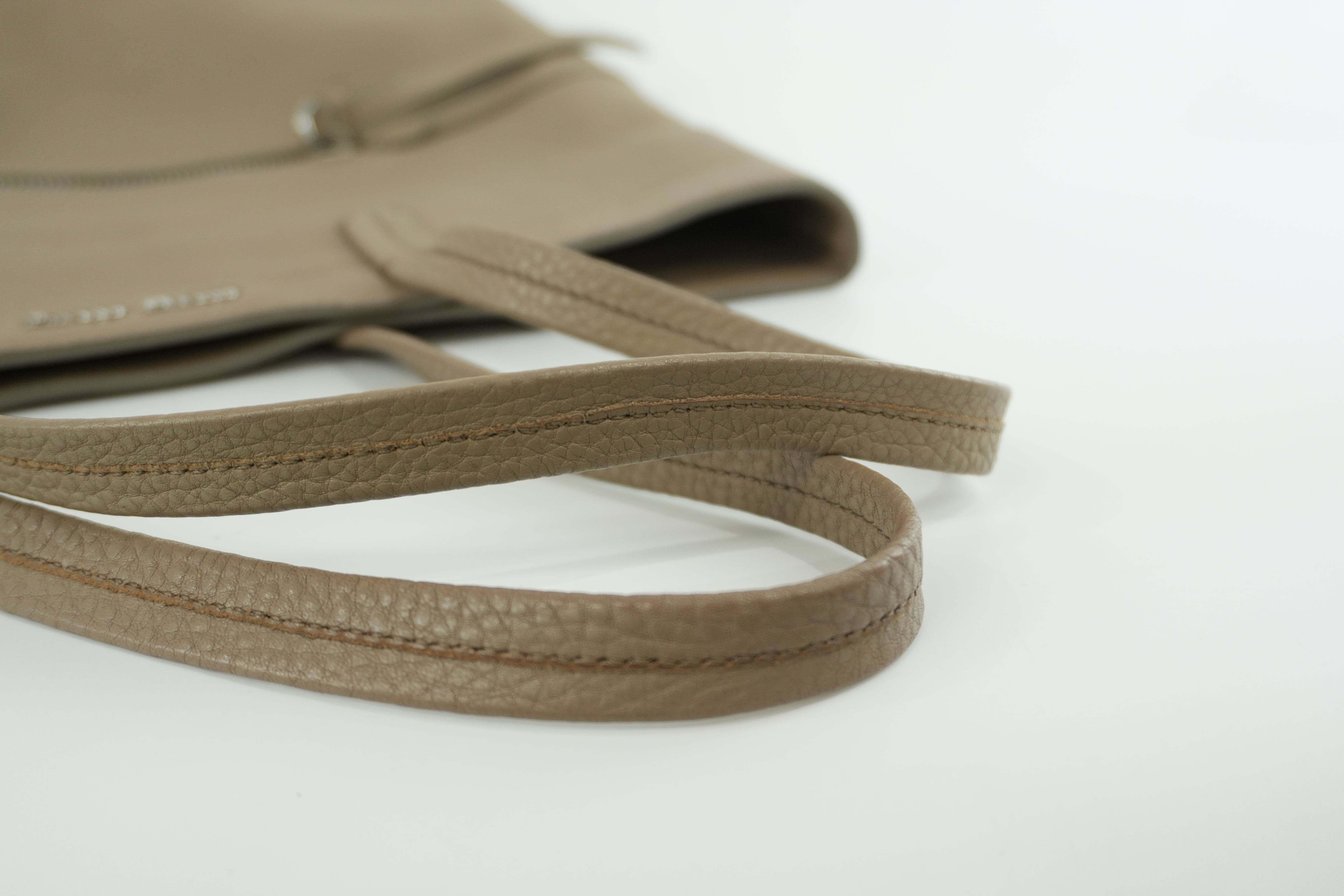 Pre-owned Miumiu Tote Bag Leather Beige