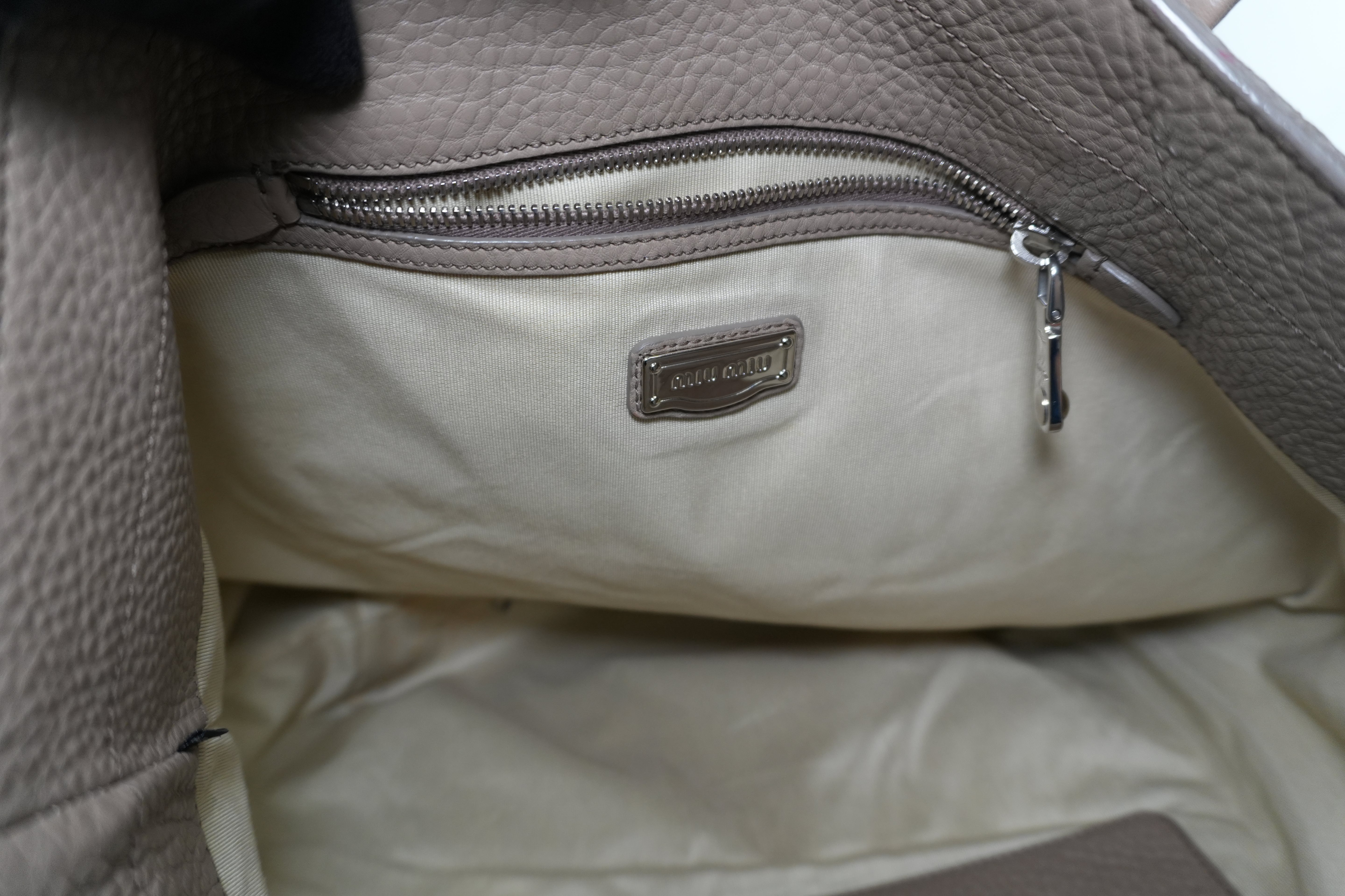 Pre-owned Miumiu Tote Bag Leather Beige