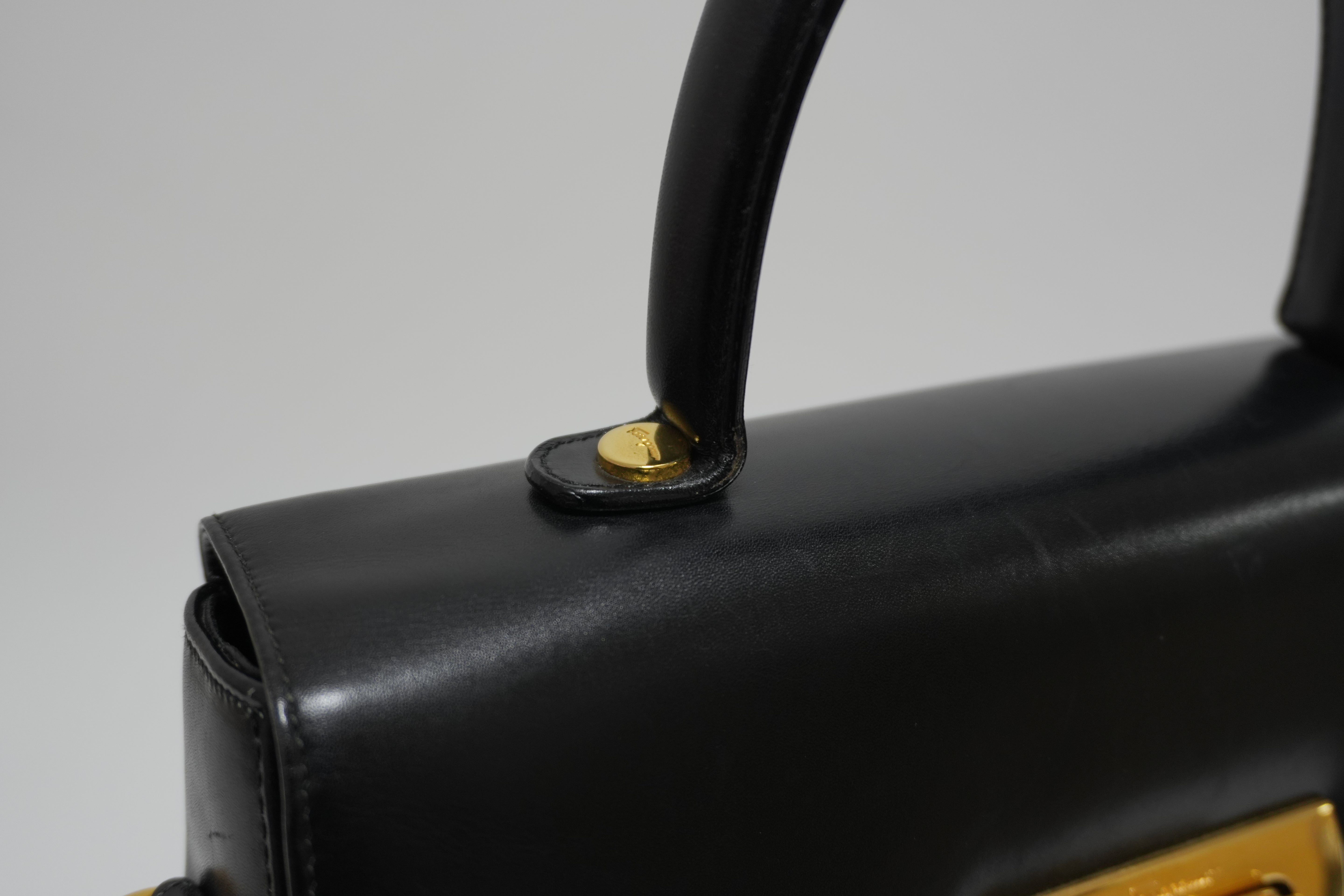 Ferragamo Gancini Handbag Black Leather Used