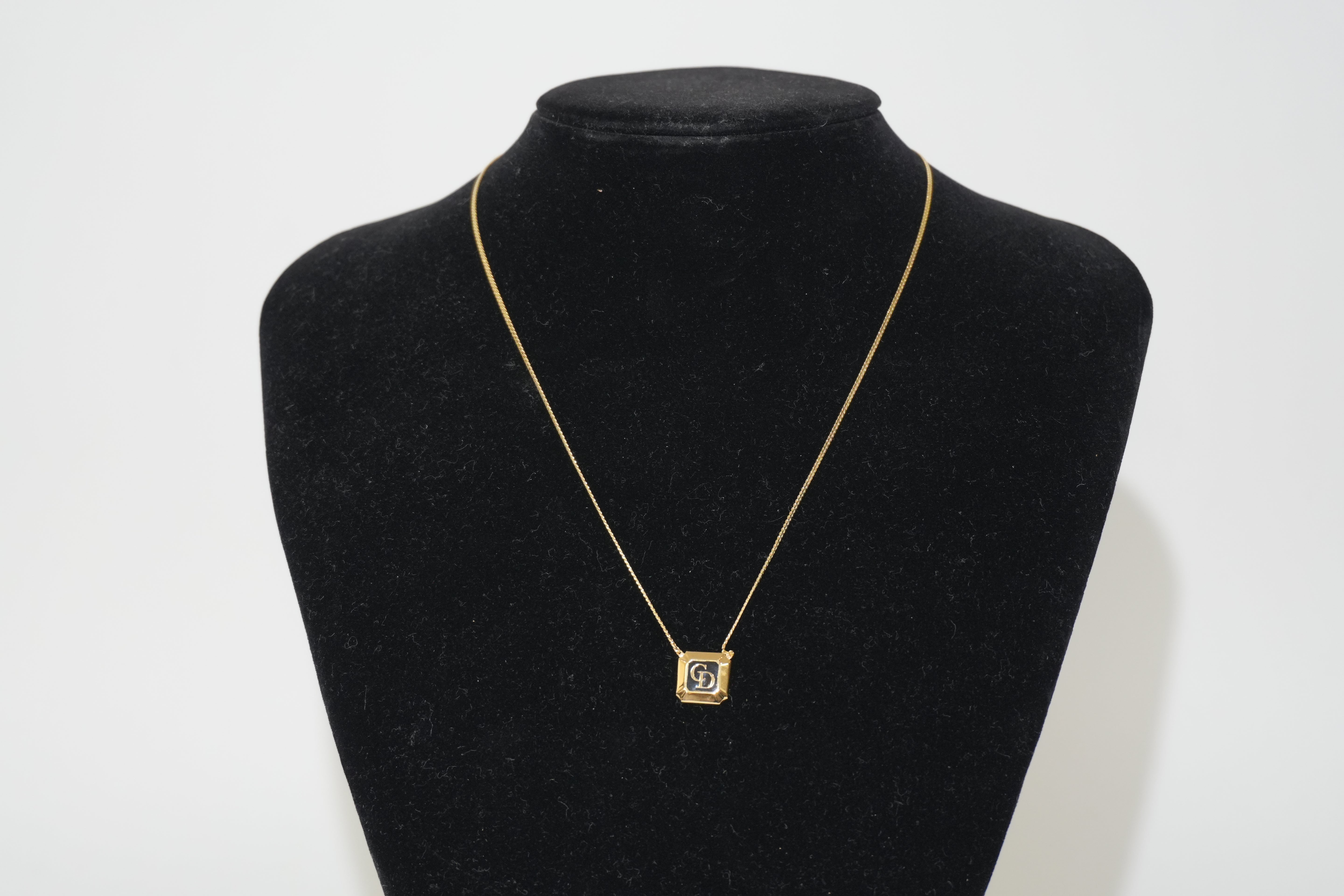 Pre-owned Dior CD Logo Necklace Gold tone