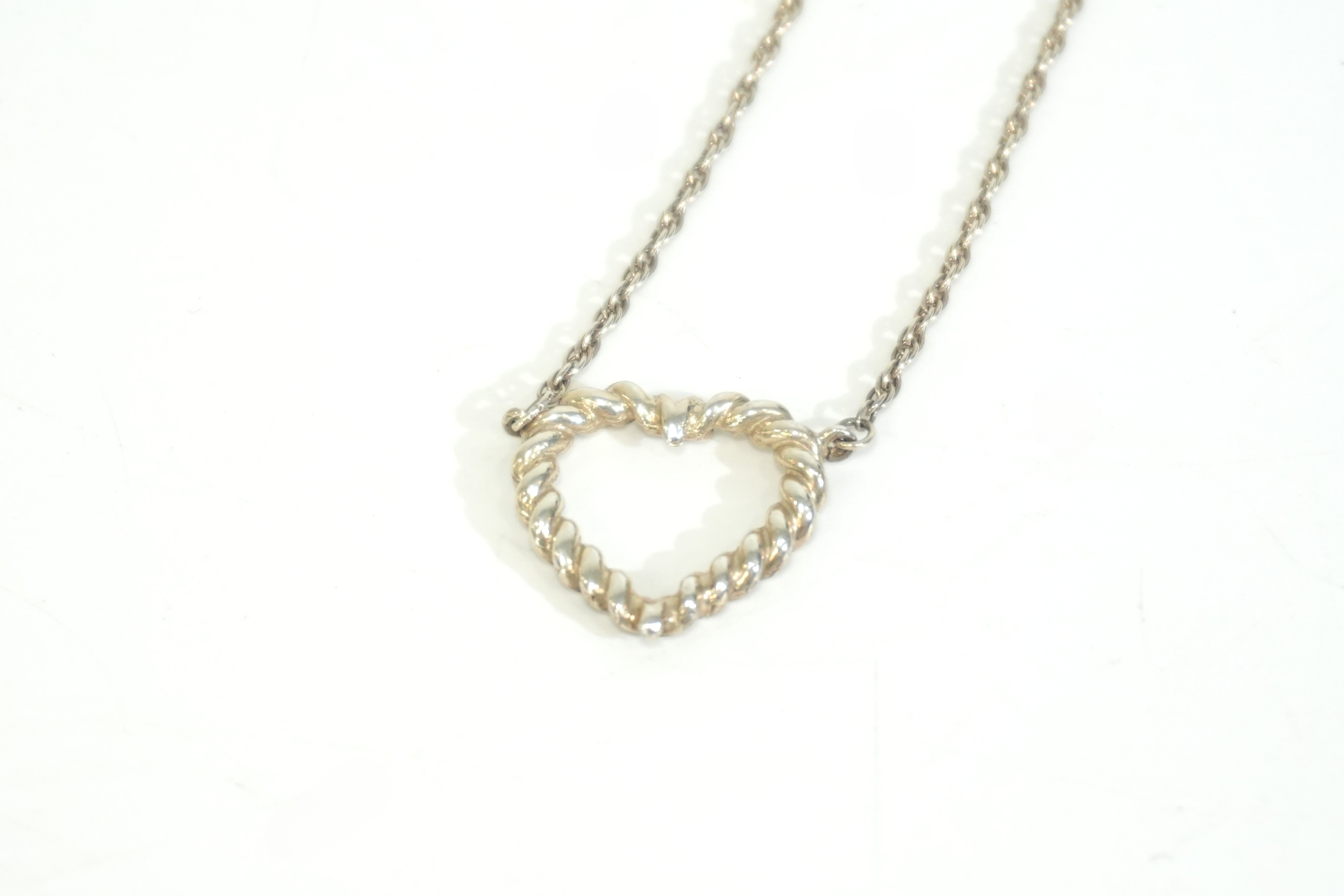 Pre-owned Tiffany & Co. Twisted Heart Necklace Silver