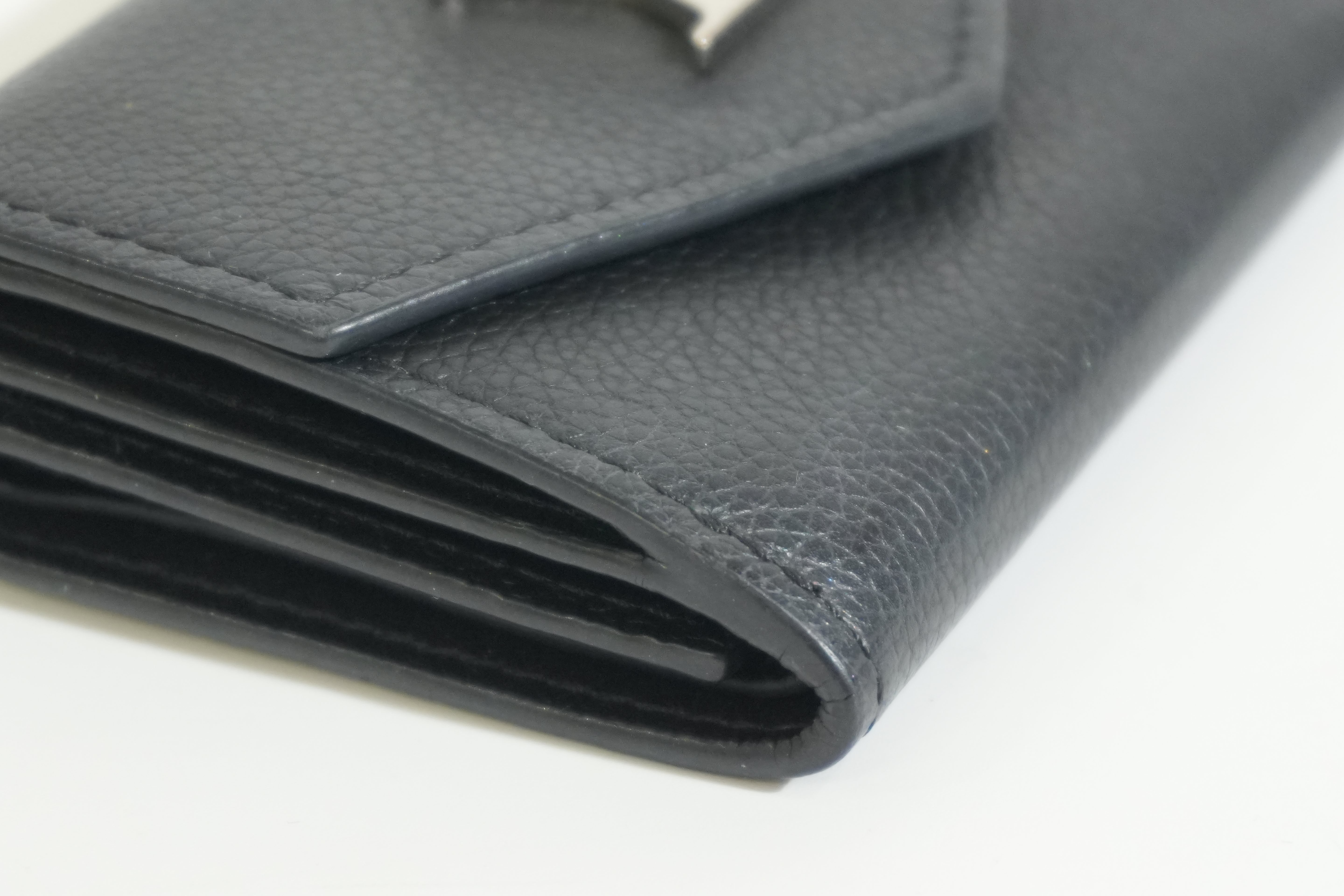 Pre-owned Louis Vuitton Leather Lock Mini Wallet Black