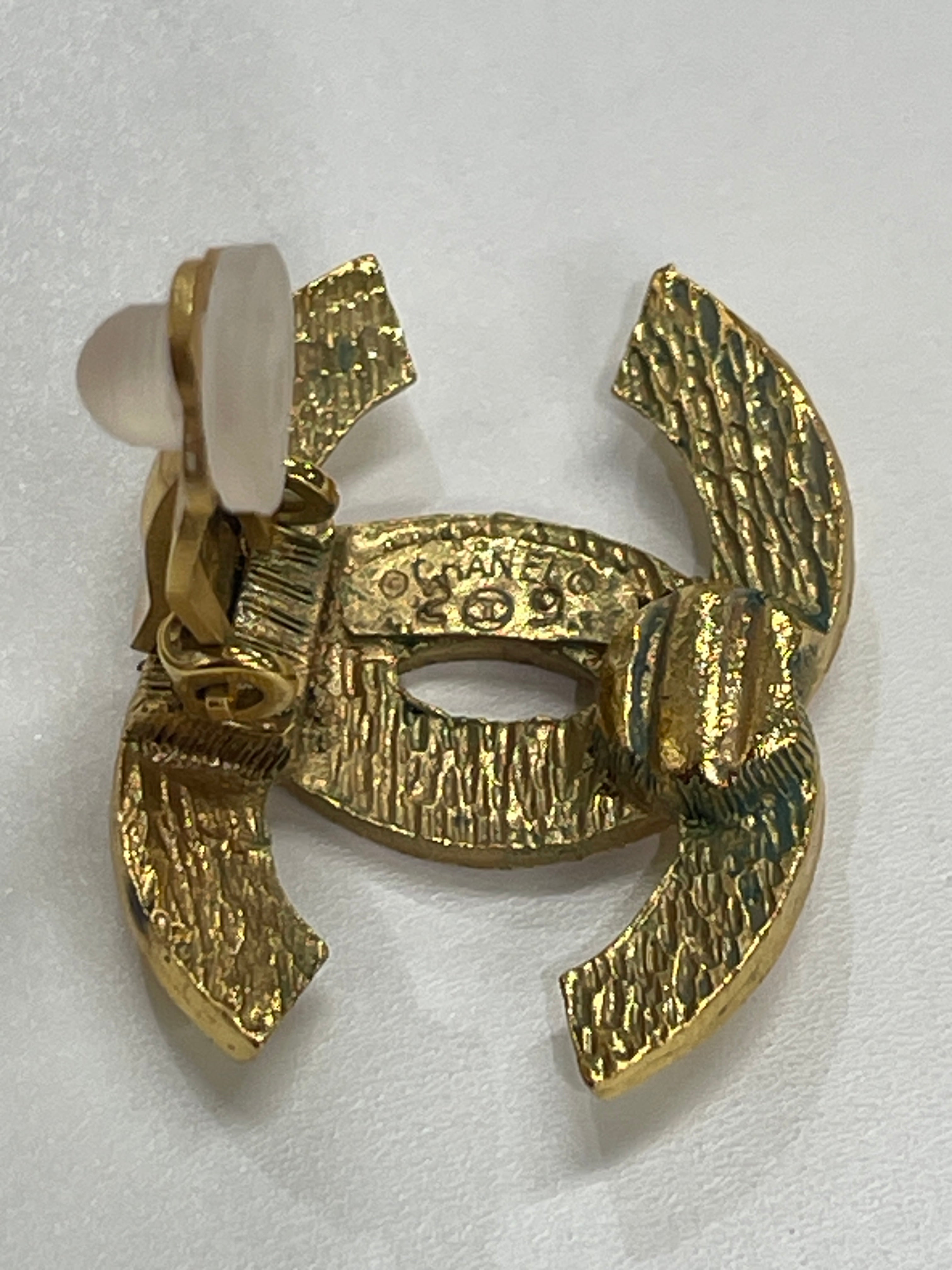 Chanel Clip on Earrings Gold Tone Used