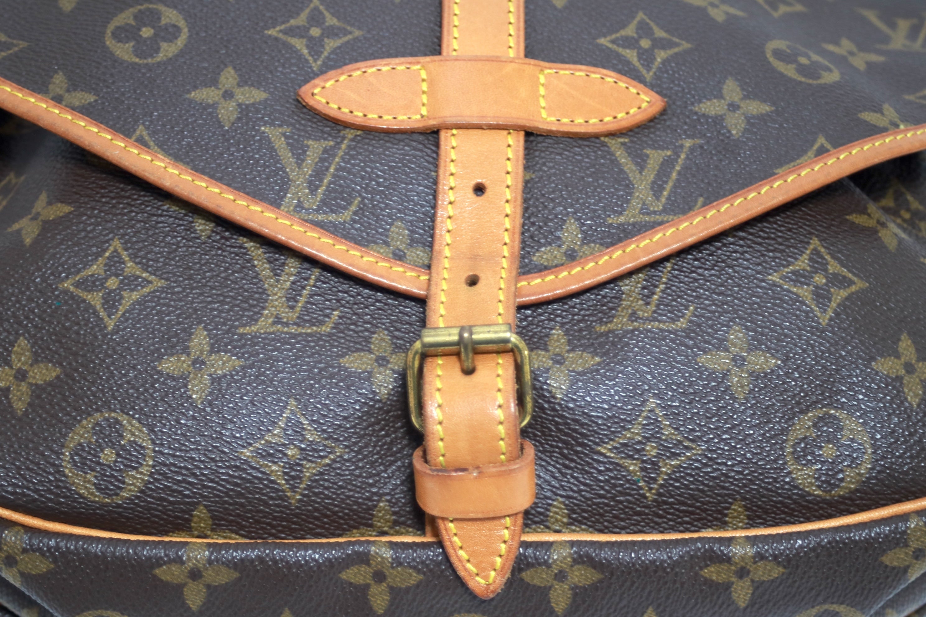 Louis Vuitton Saumur 30 Crossbody Bag Used