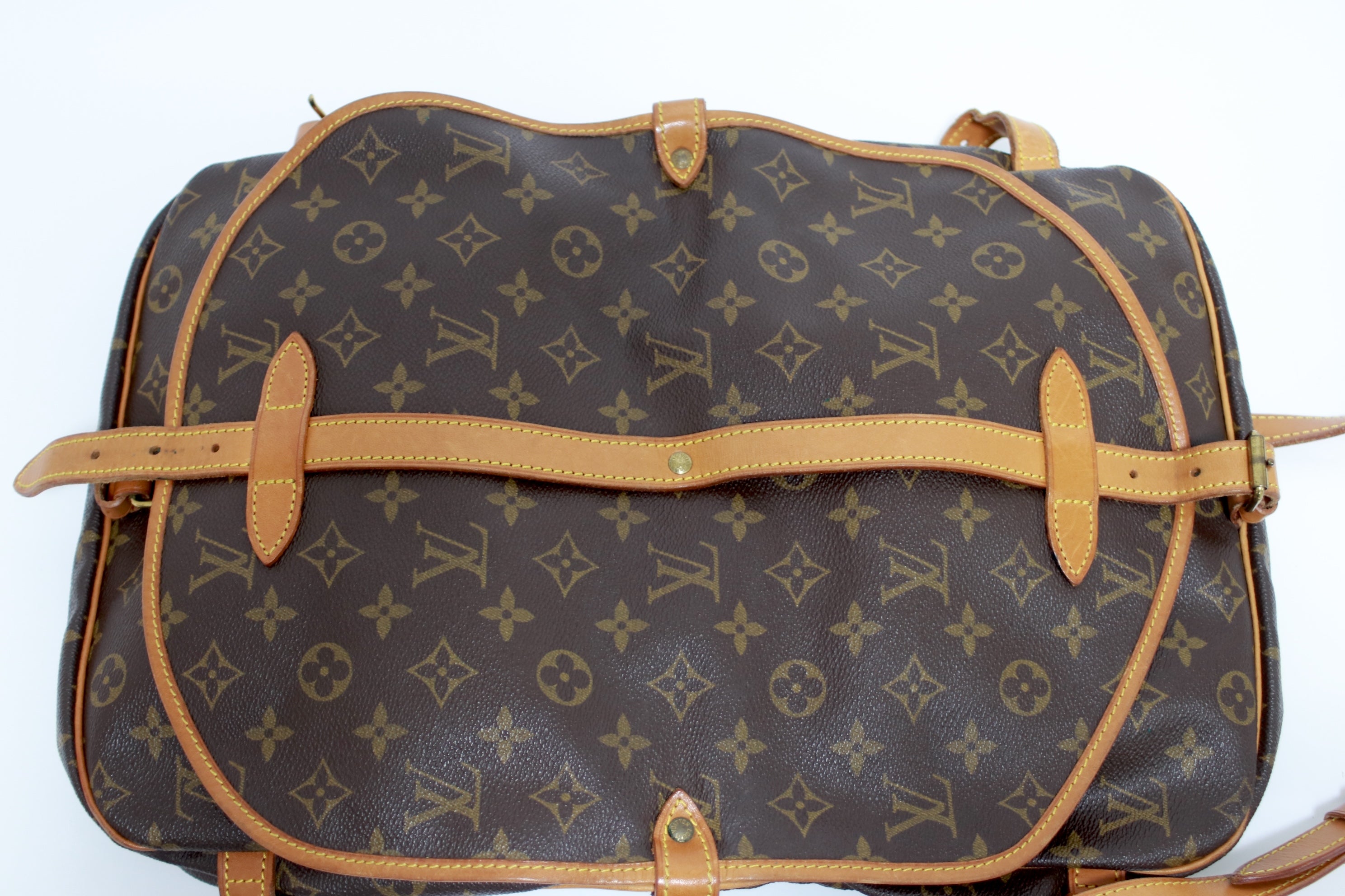 Louis Vuitton Saumur 30 Crossbody Bag Used