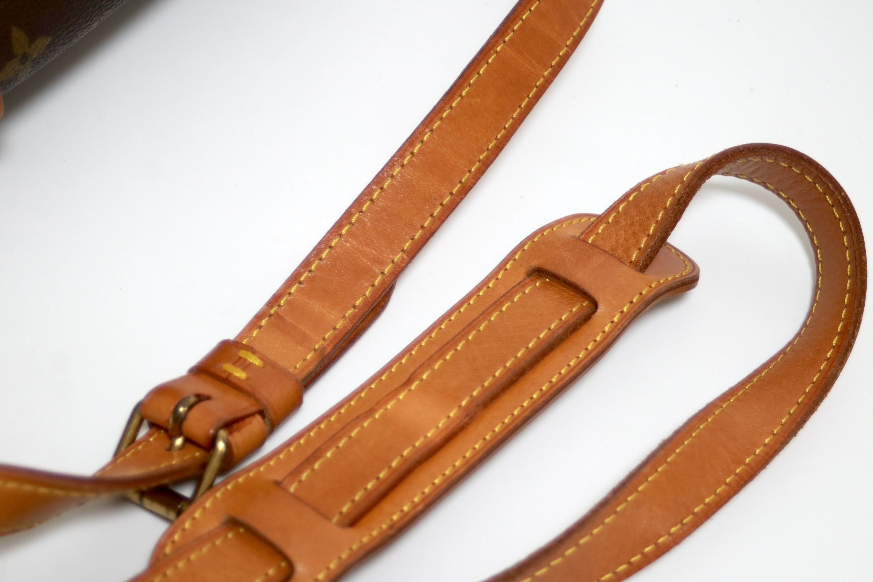 Louis Vuitton Saumur 30 Crossbody Bag Used