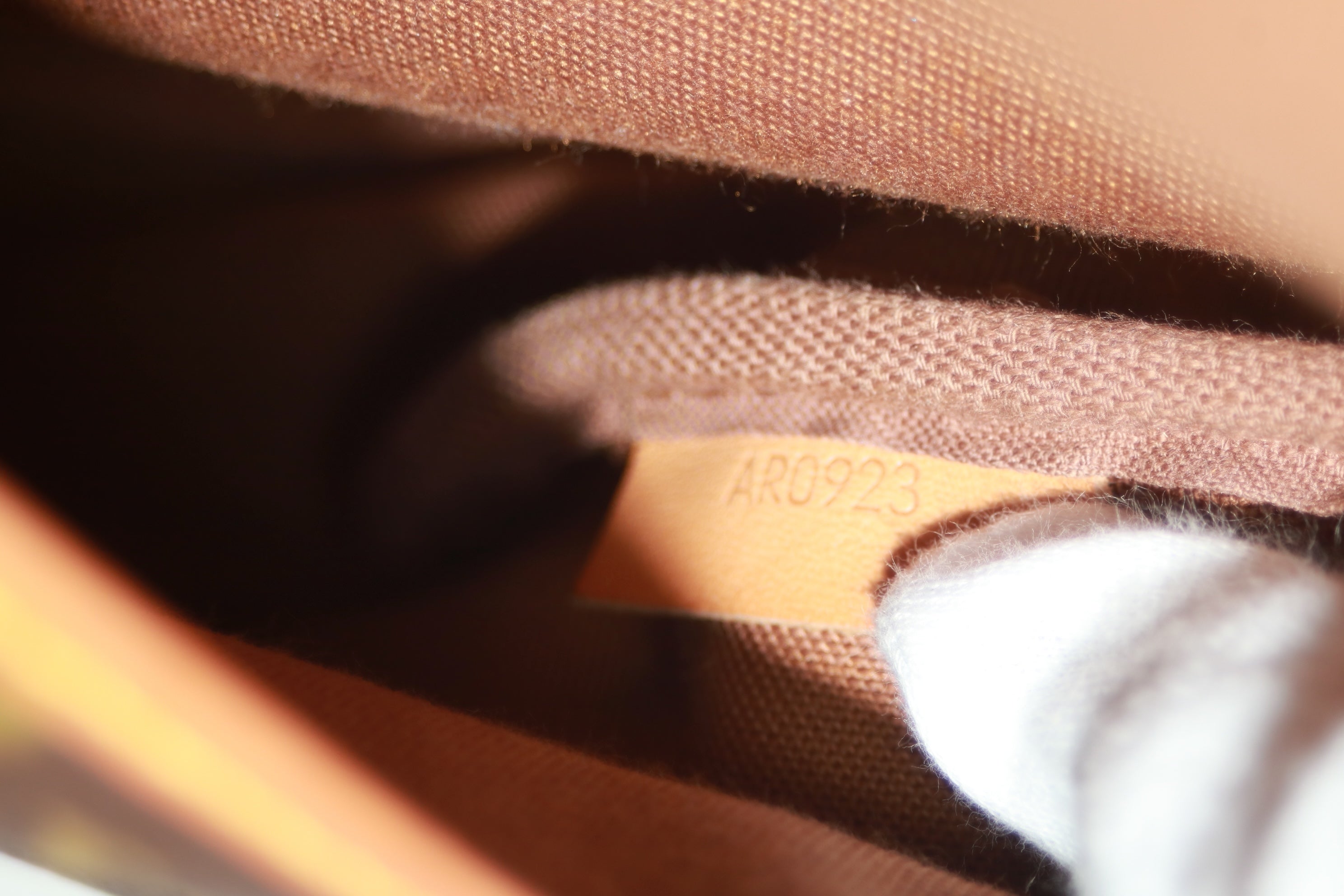 Louis Vuitton Saumur 30 Crossbody Bag Used