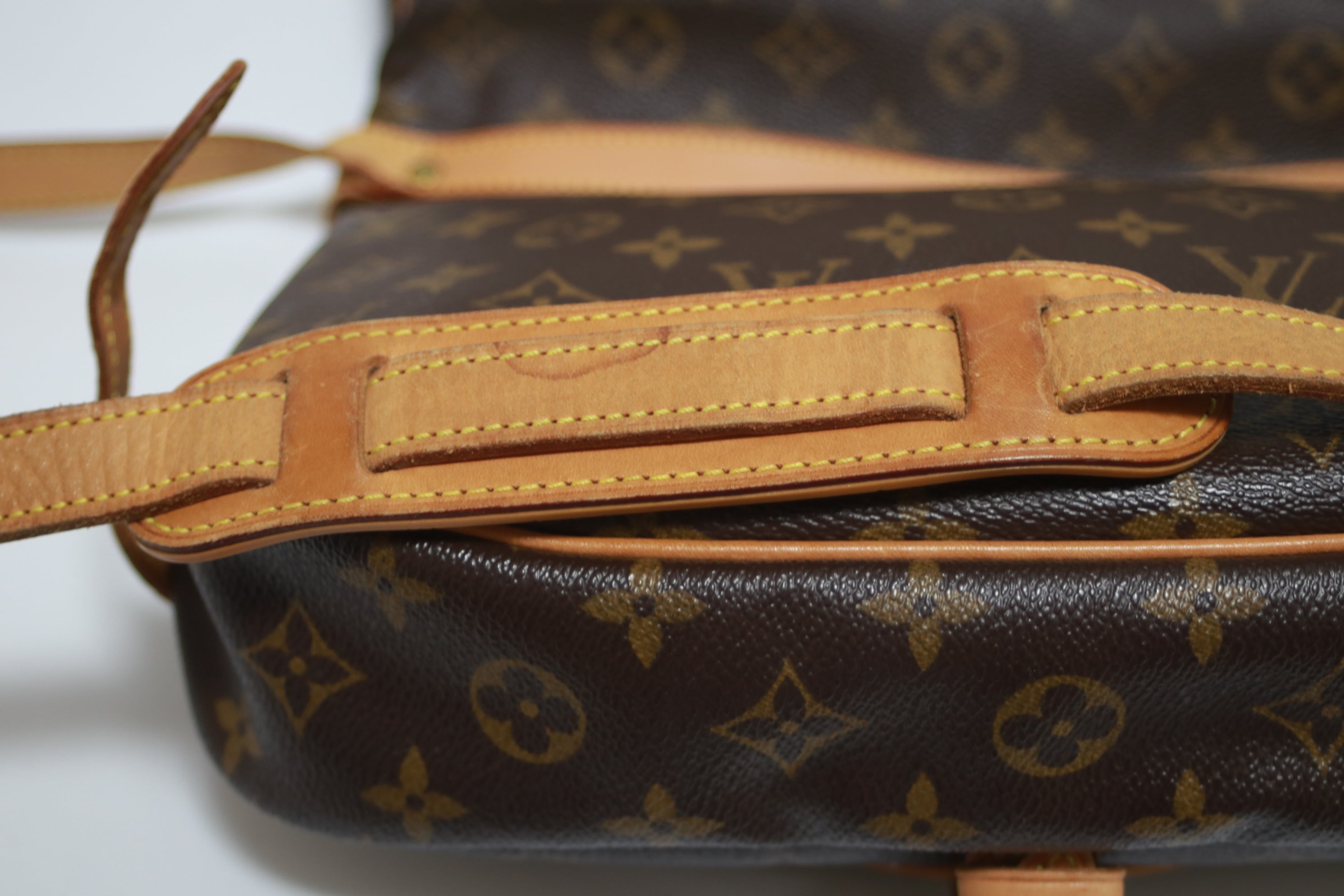 ルイヴィトン ソミュール 30 ショルダーバッグ 中古