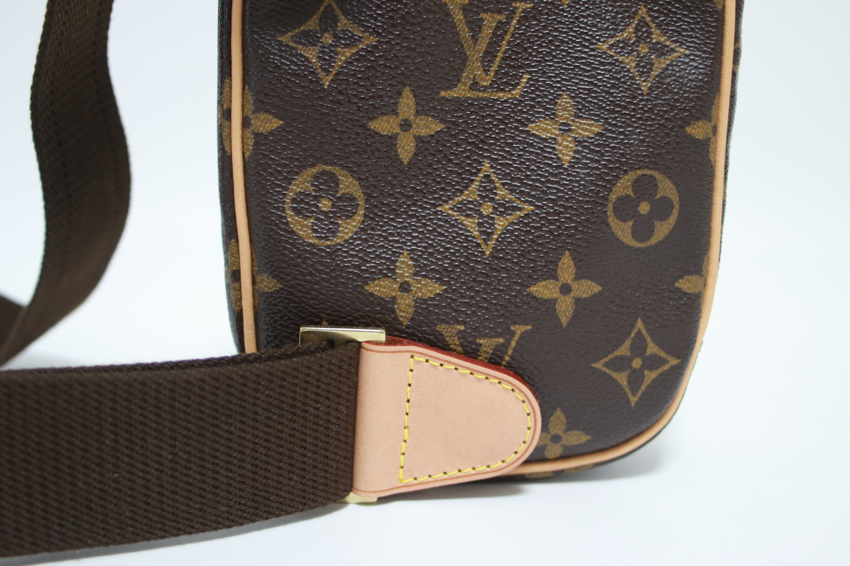 Louis Vuitton Pochette Gange Body Bag Used