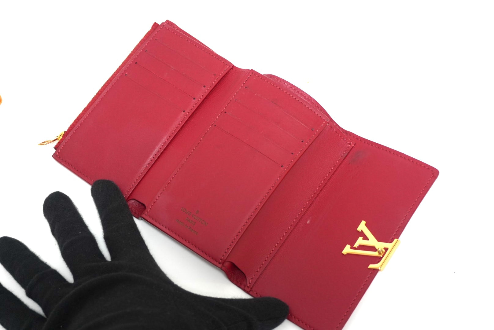 Louis Vuitton Capucine Compact Wallet Used