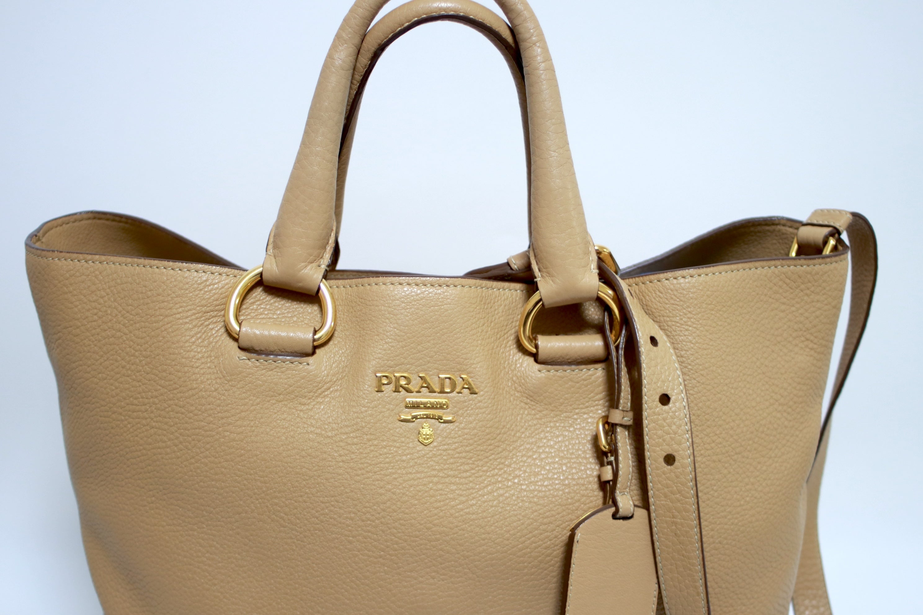Borsa Prada Vitello Daino in pelle bidirezionale usata