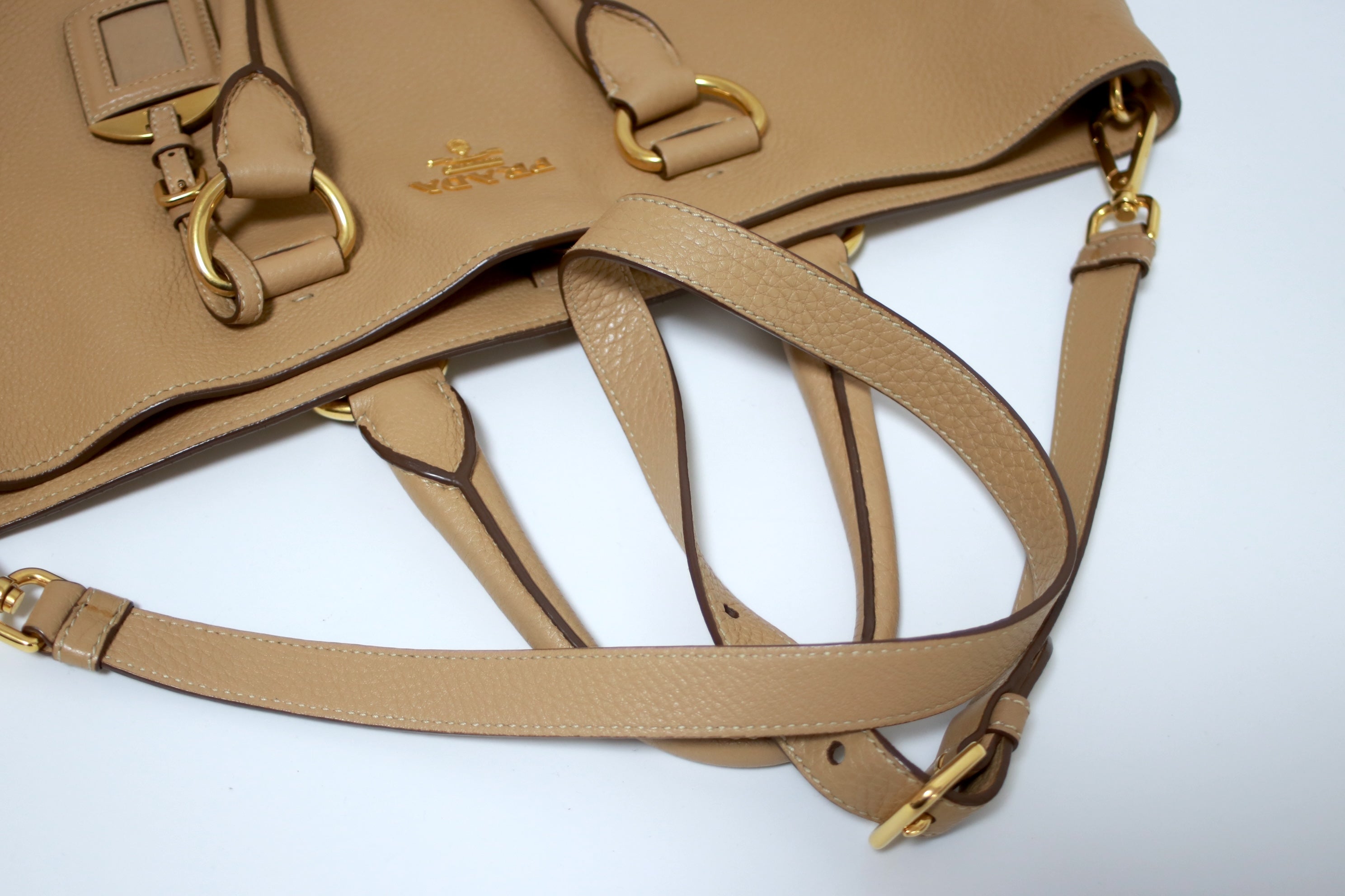 Borsa Prada Vitello Daino in pelle bidirezionale usata