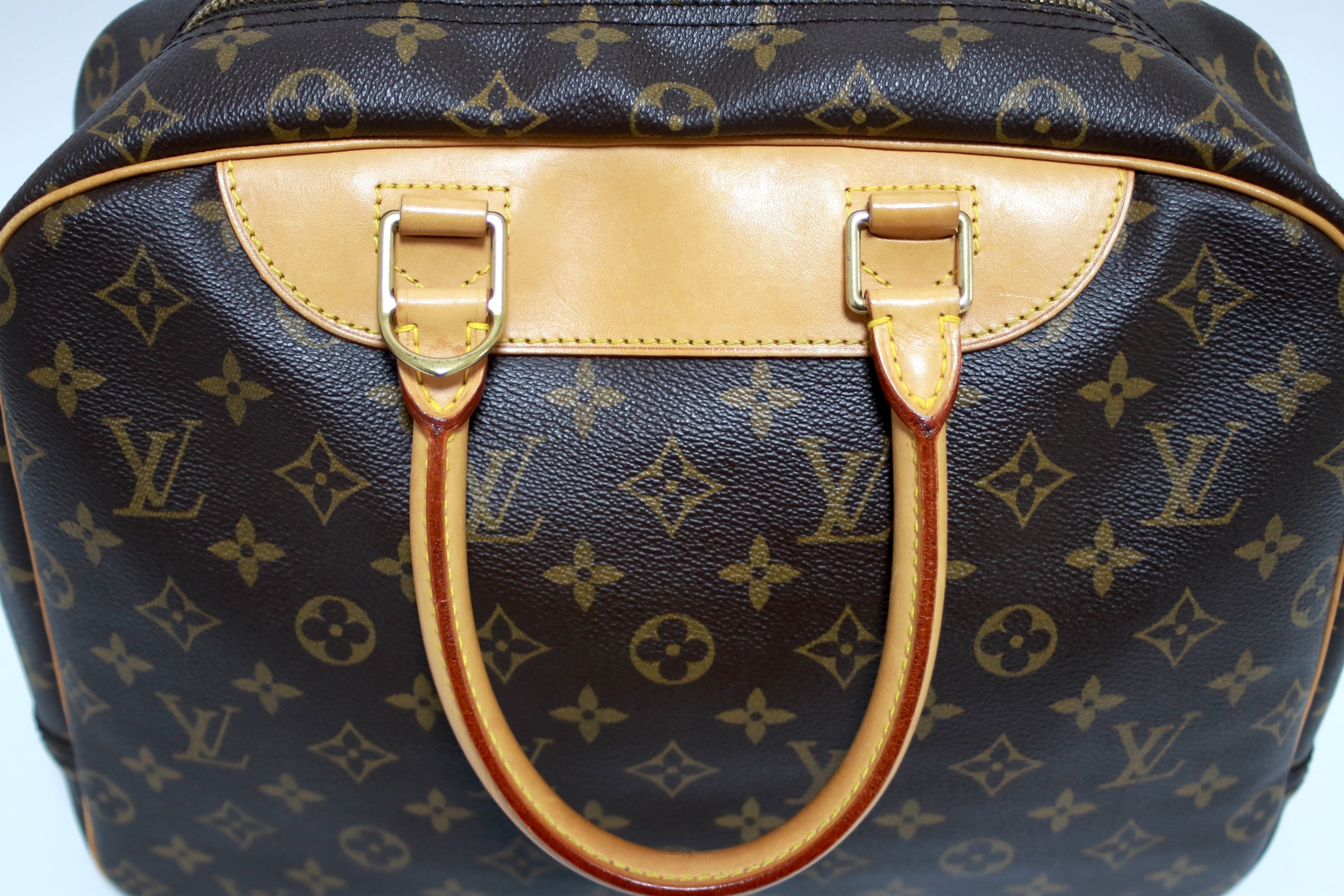 Louis Vuitton Deauville Handbag Used