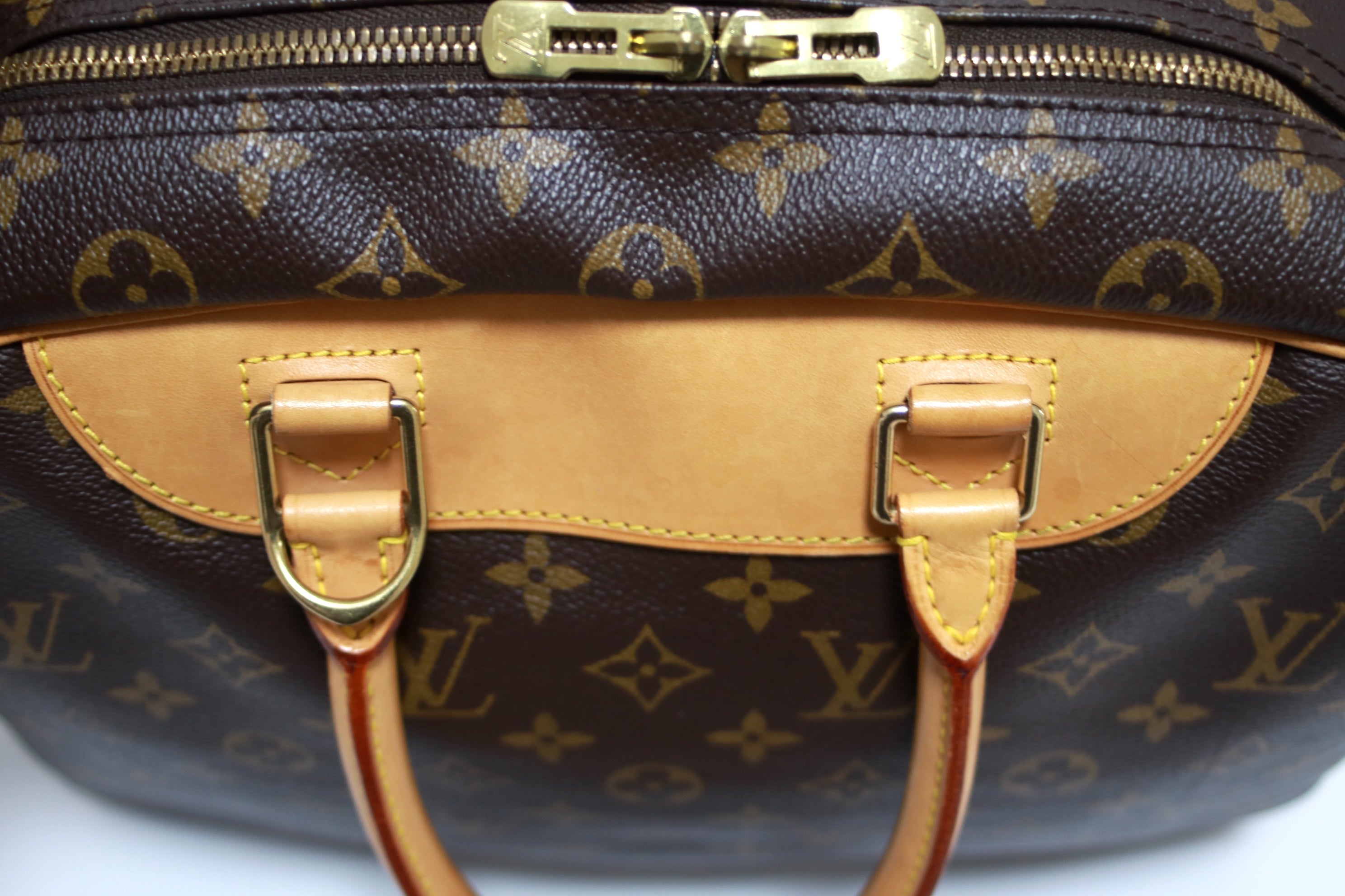 Louis Vuitton Deauville Handbag Used