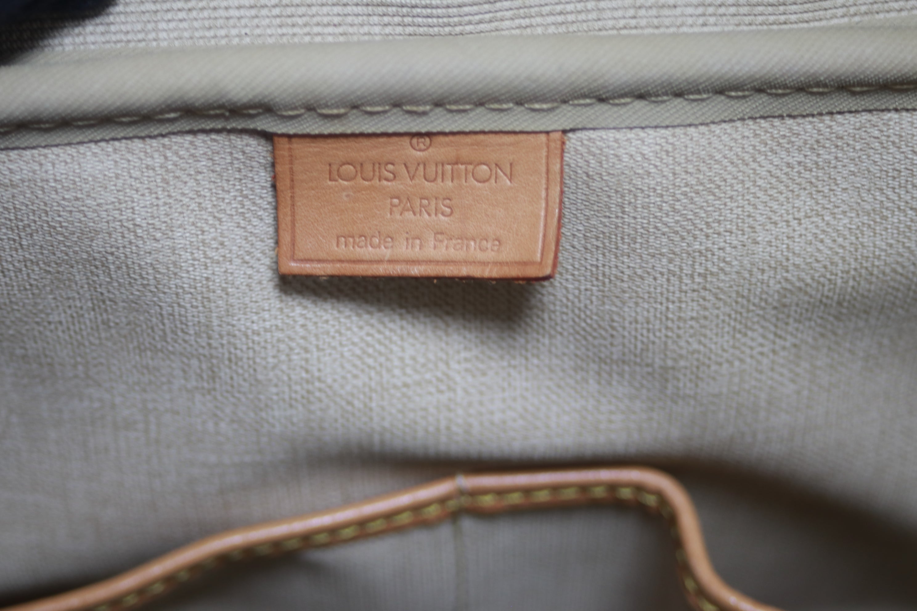 Louis Vuitton Deauville Handbag Used