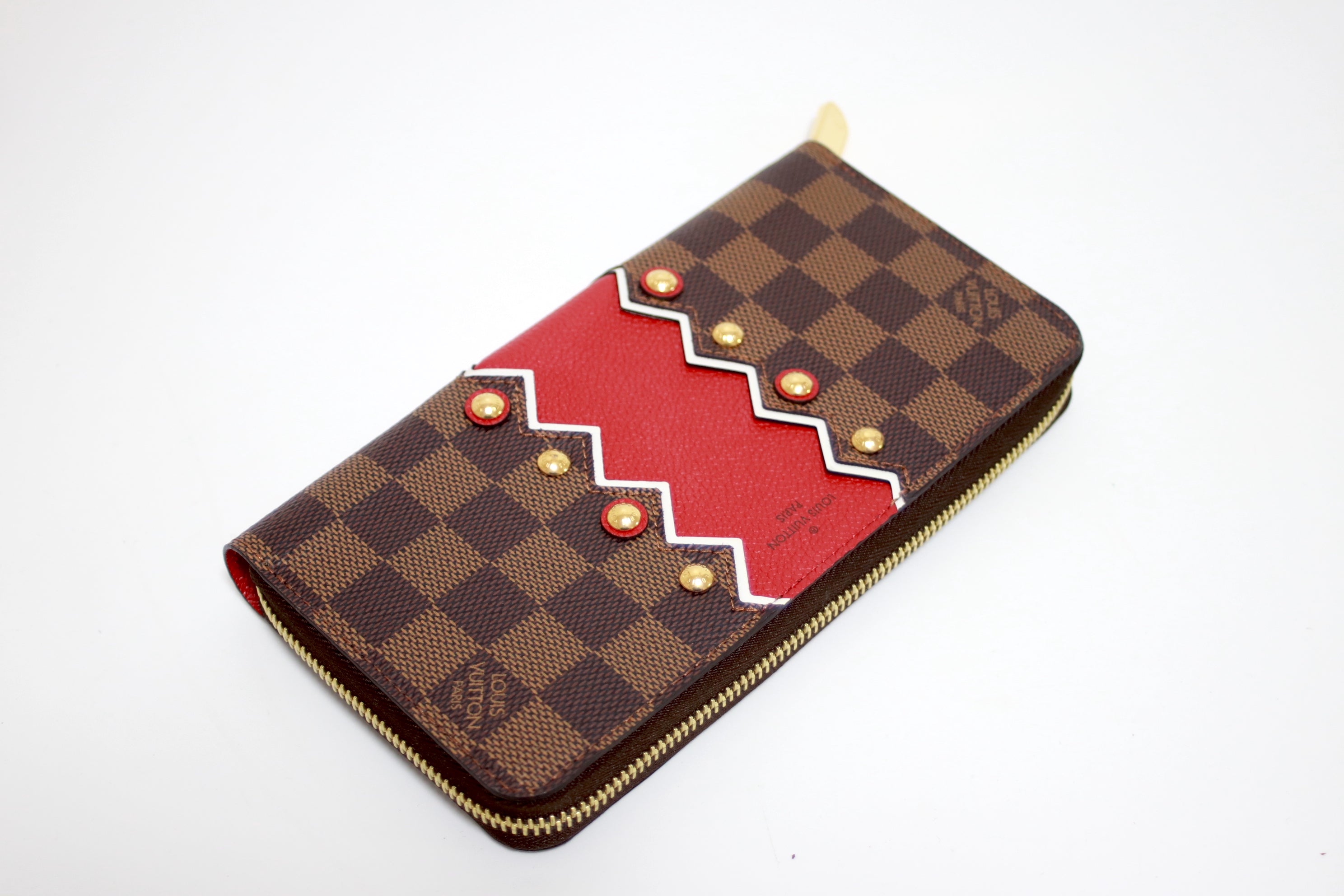 ルイヴィトン カラコルム 限定版 財布 中古