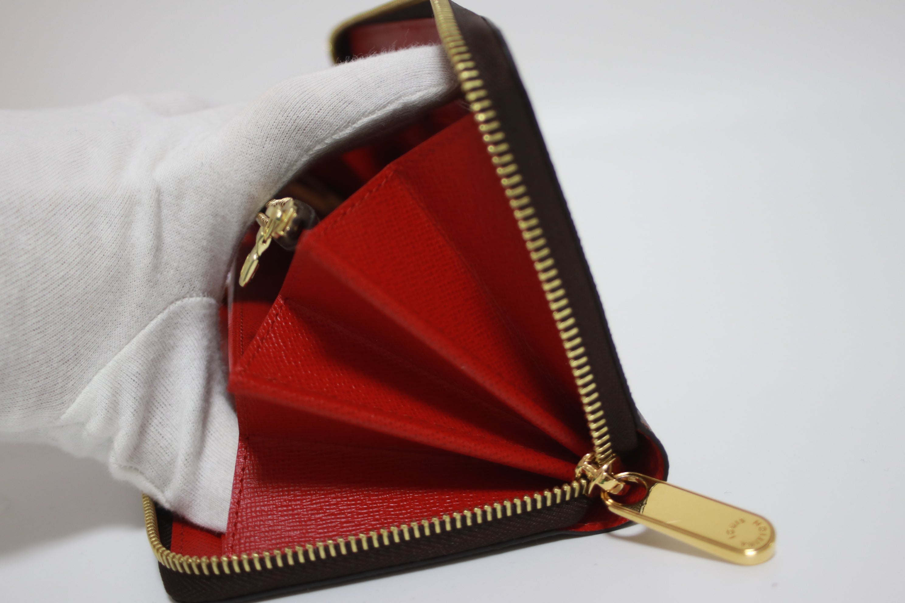 ルイヴィトン カラコルム 限定版 財布 中古