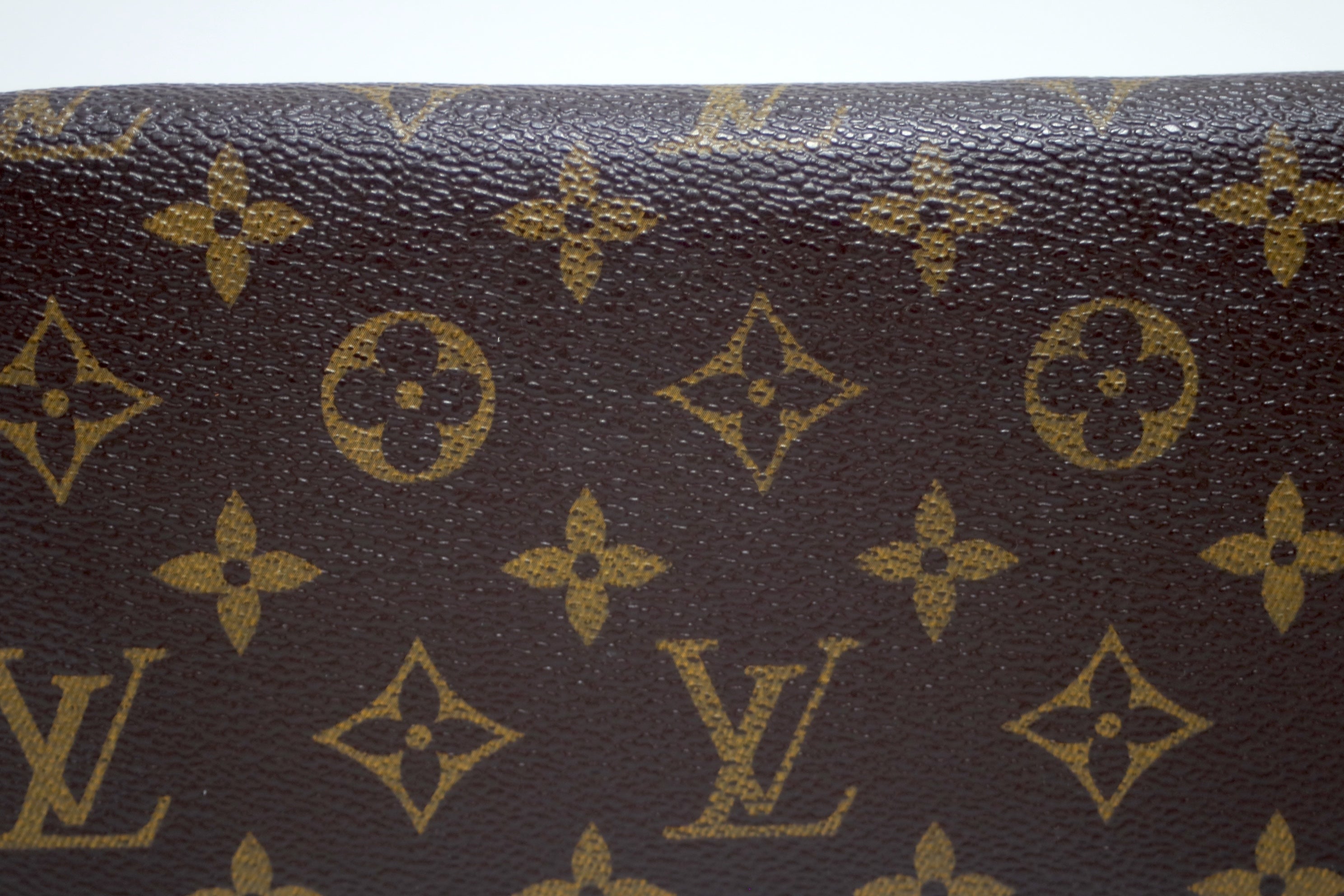 Louis Vuitton Zippy Long Wallet Used