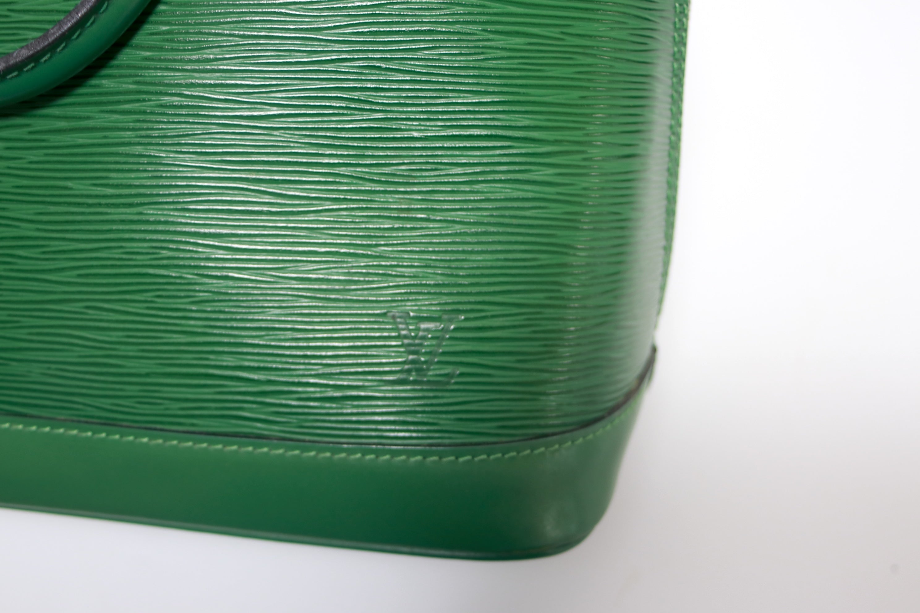 ルイヴィトン アルマ PM エピ グリーン 中古