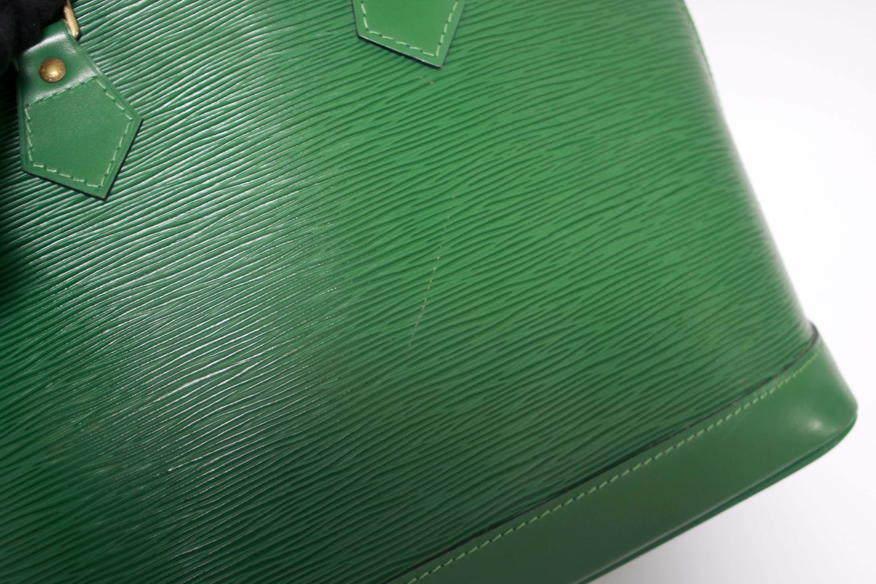 ルイヴィトン アルマ PM エピ グリーン 中古