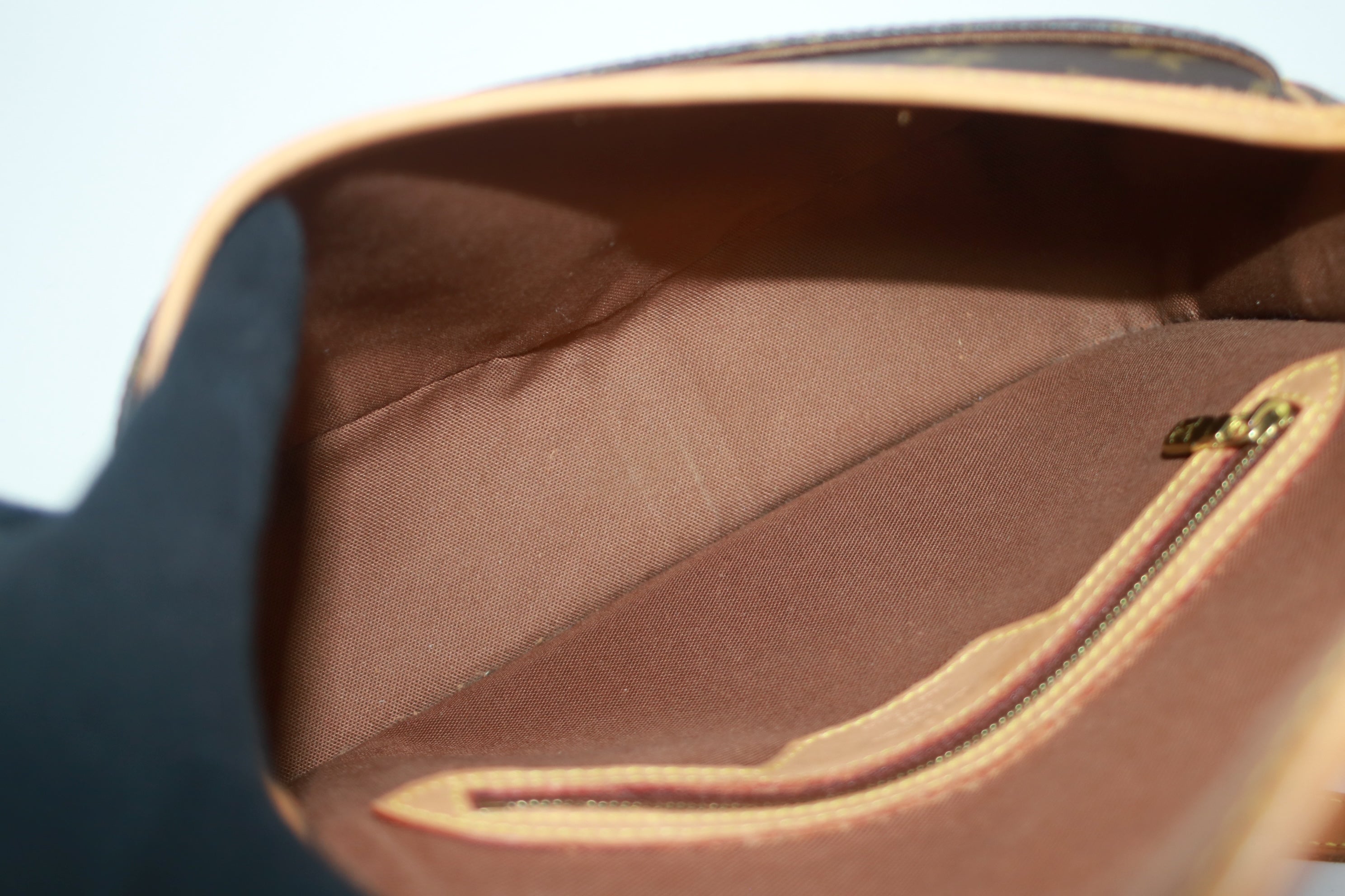 Louis Vuitton Sologne Shoulder Bag Used