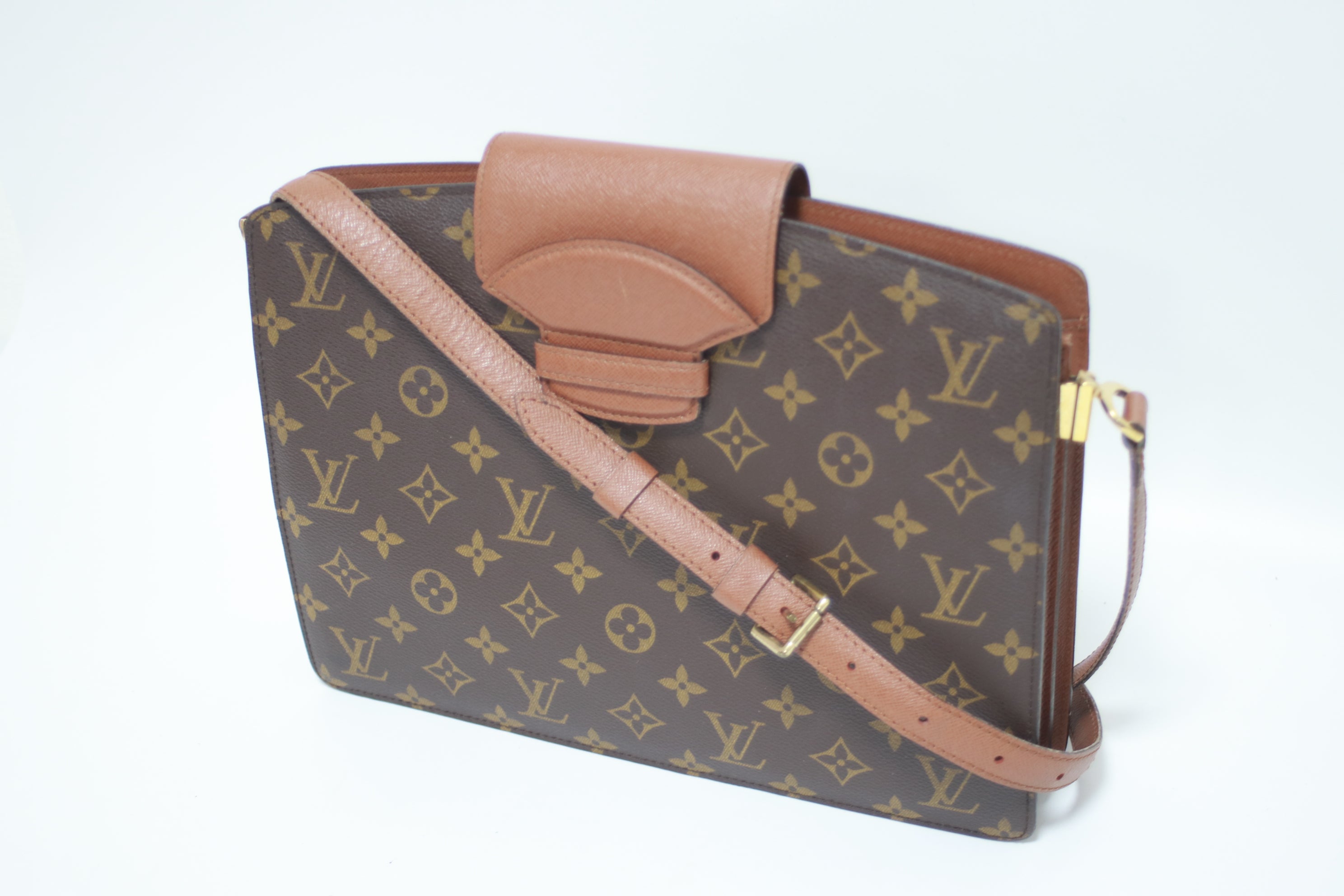 Louis Vuitton Courcelles Shoulder Bag Used