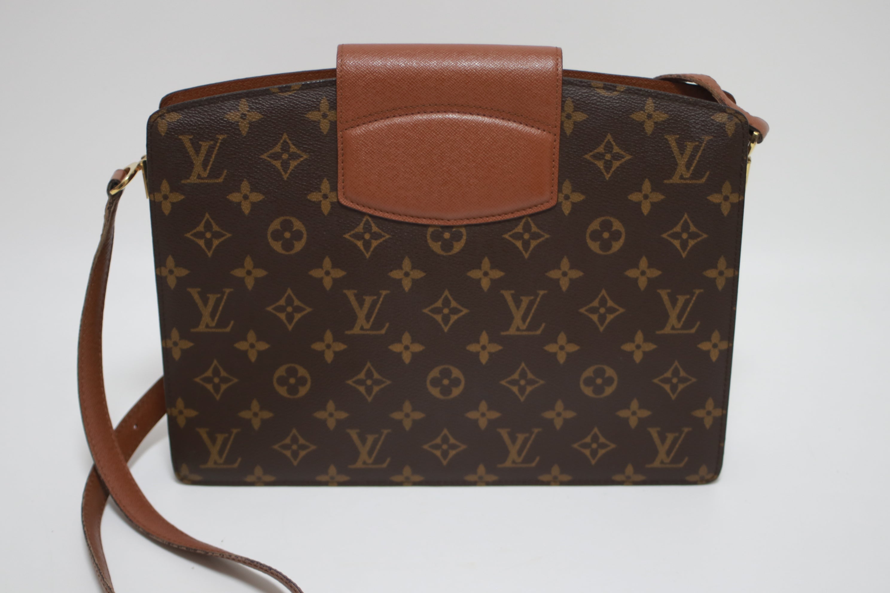 Louis Vuitton Courcelles Shoulder Bag Used