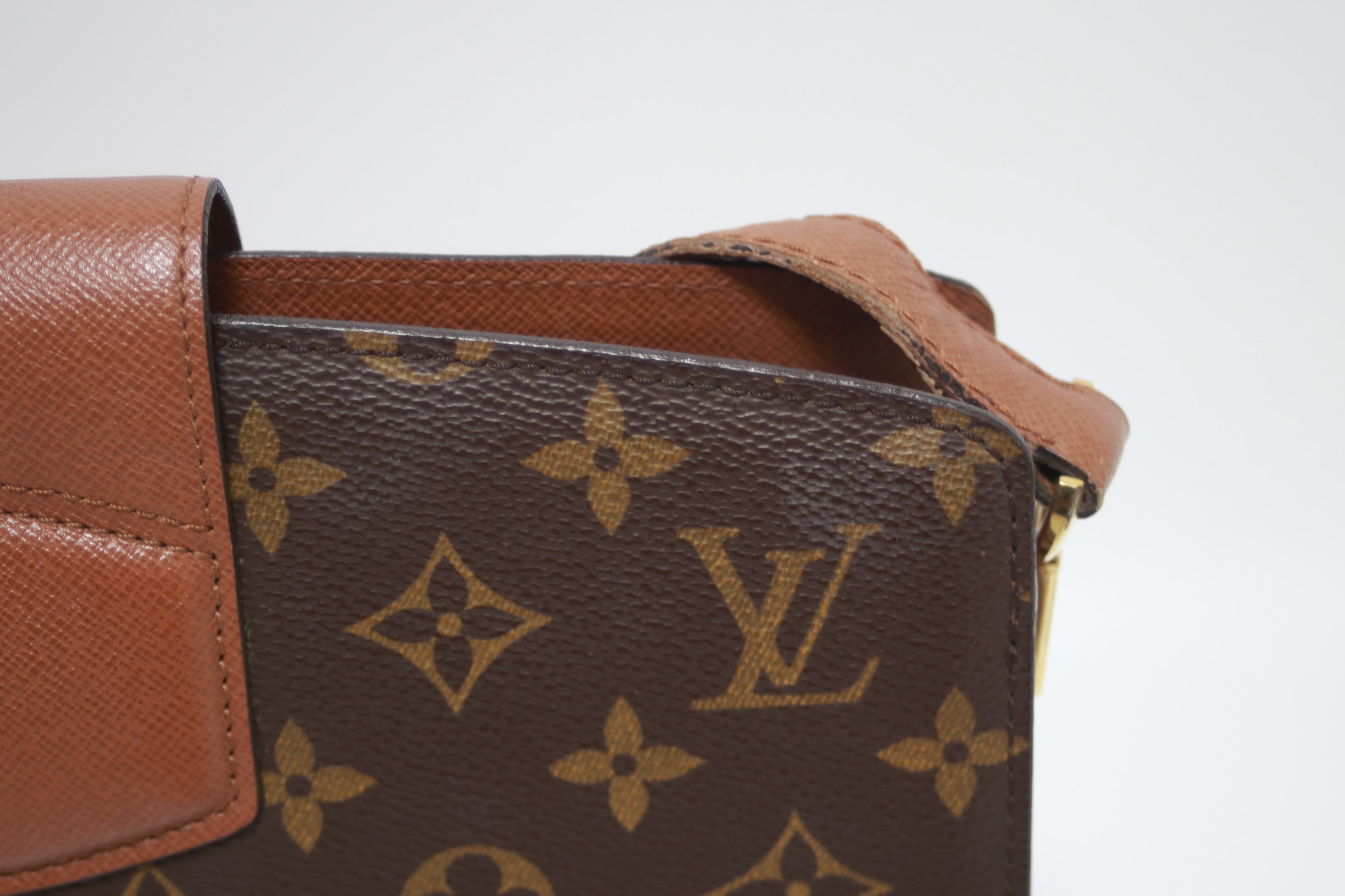Louis Vuitton Courcelles Shoulder Bag Used