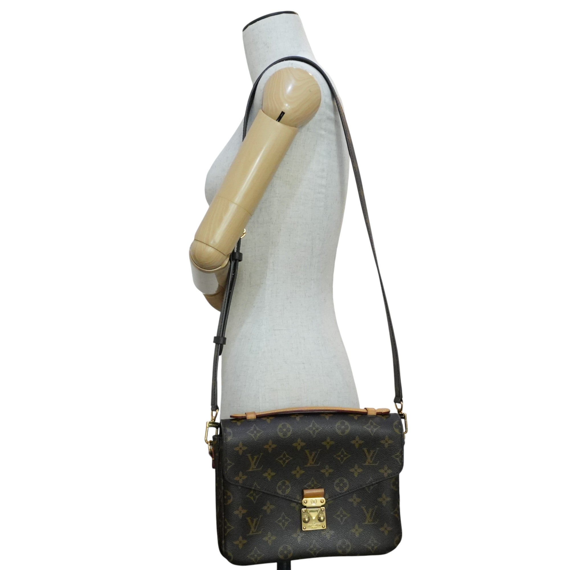 Pre-owned Louis Vuitton Monogram Metis Shoulder Bag