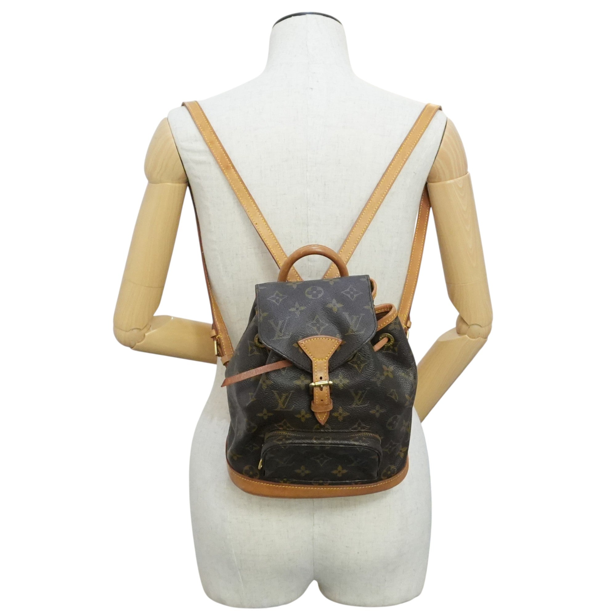 Pre-owned Louis Vuitton Monogram Montsouris PM Backpack