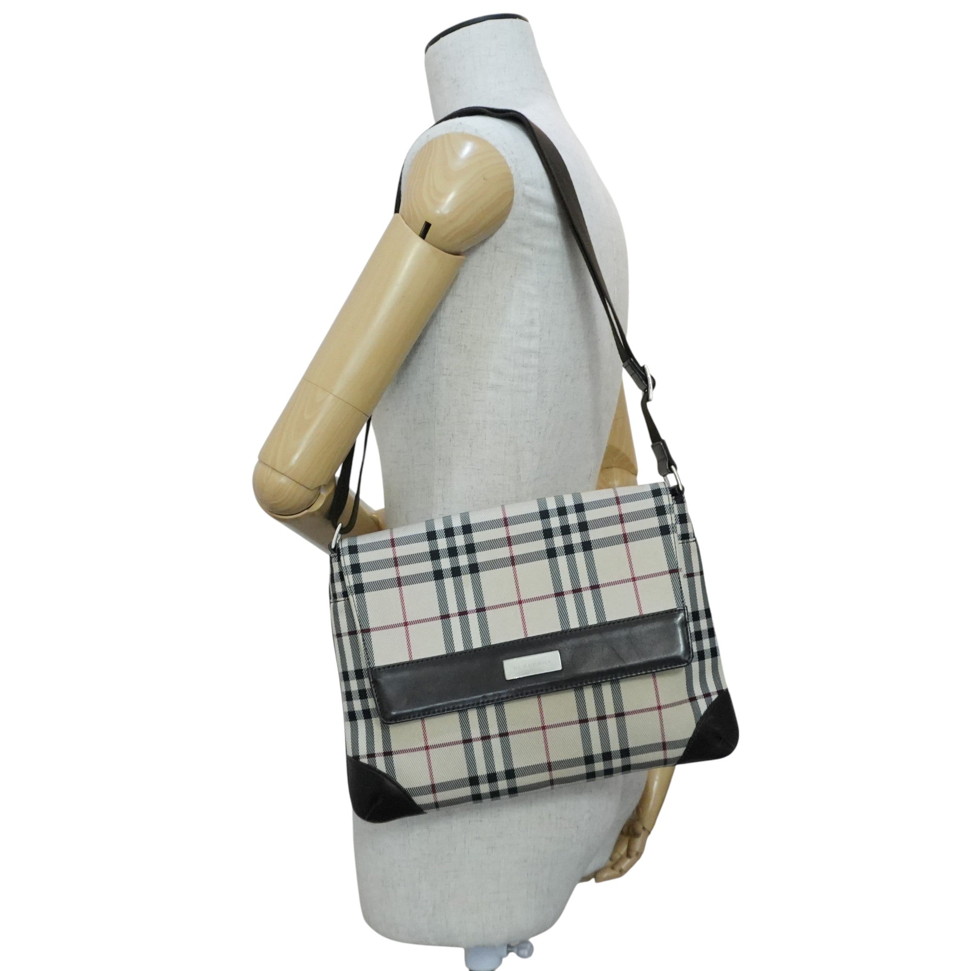 Pre-owned Burberry Nova Check Shoulder Bag Beige