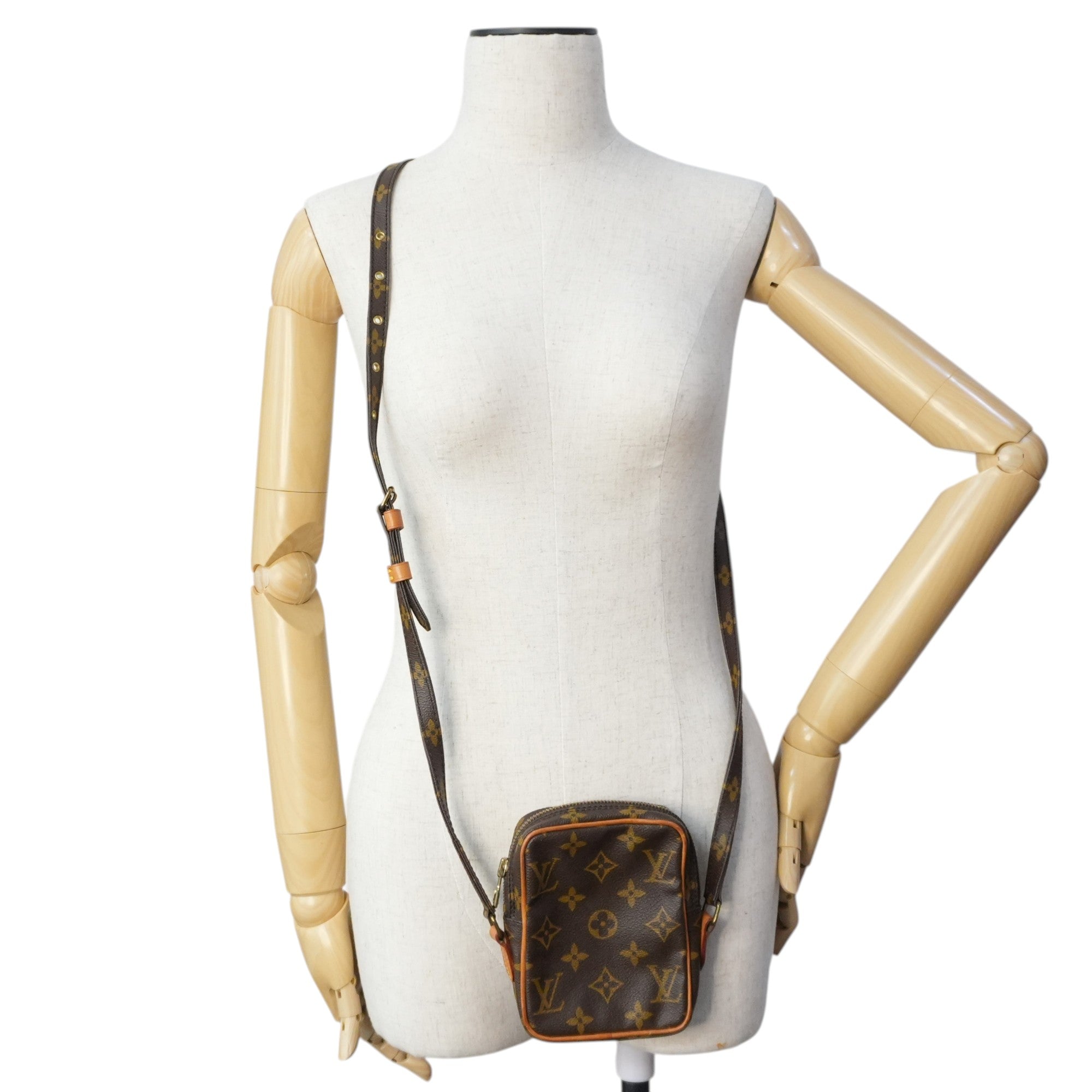 Pre-owned Louis Vuitton Monogram Mini Danube Shoulder Bag